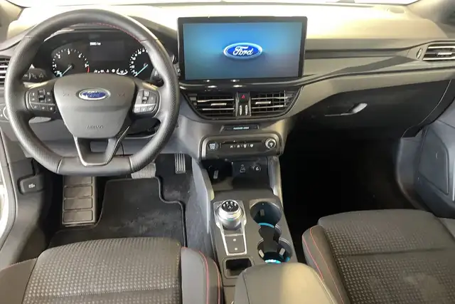 Ford Focus view 13