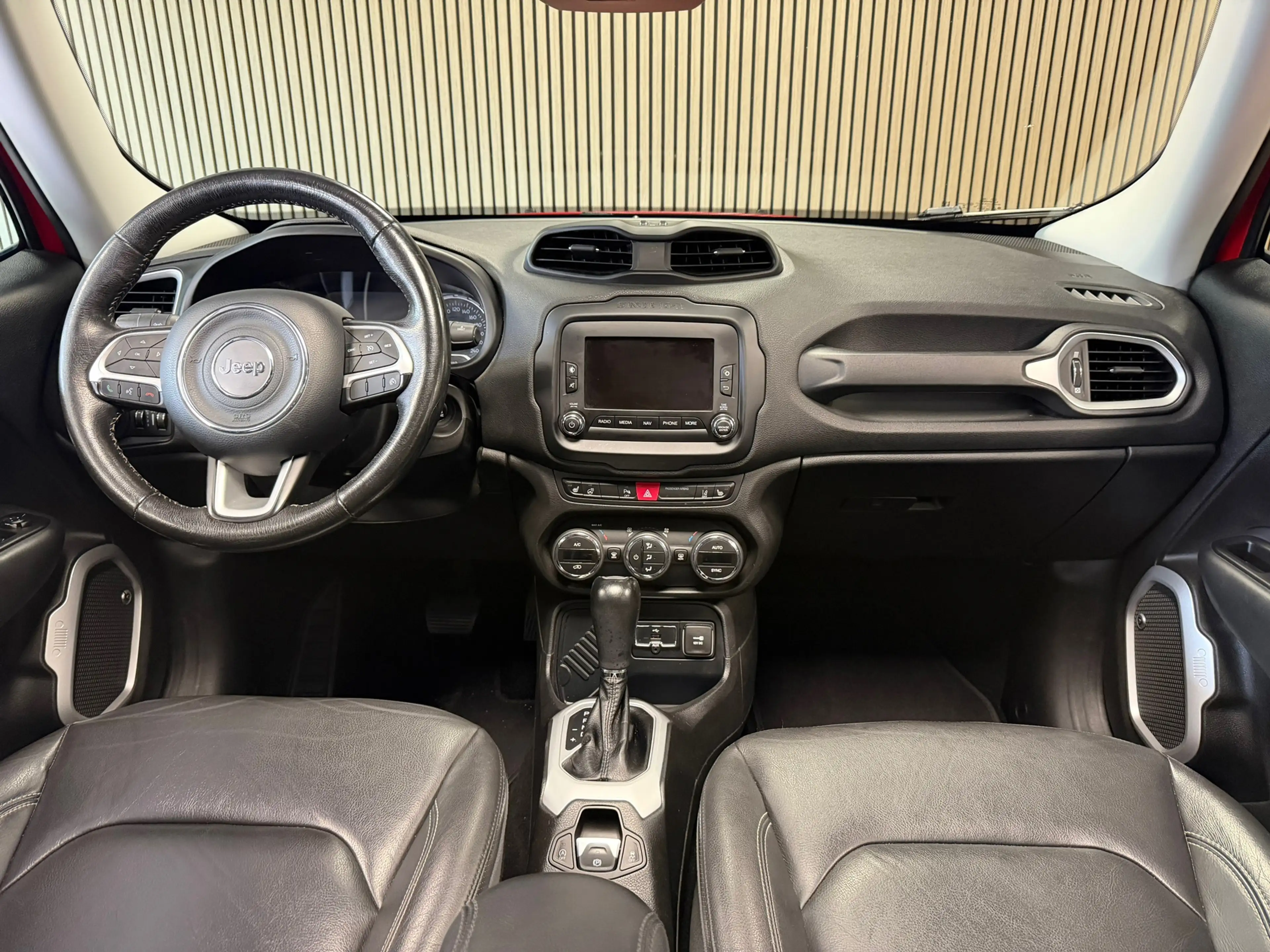 Jeep Renegade 1.4 MultiAir Limited AUT. PANORAMADAK CAMERA PDC C — photo 11