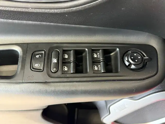 Jeep Renegade view 15