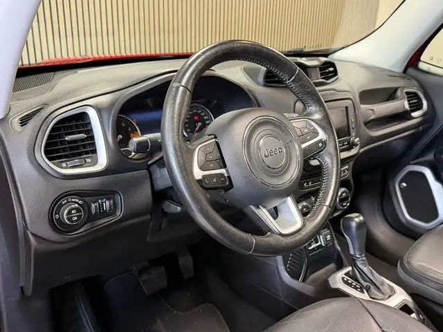 Jeep Renegade view 12