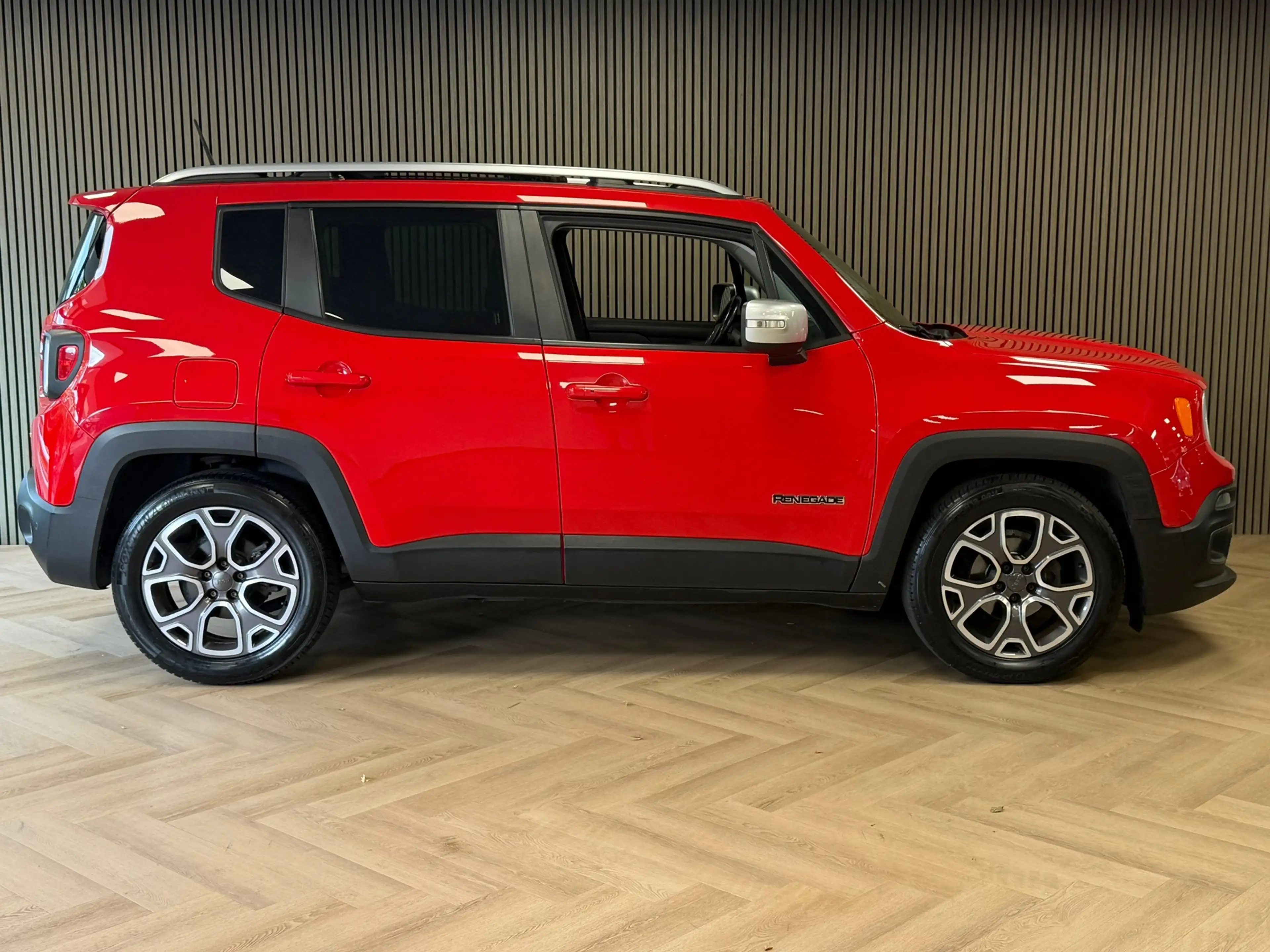 Jeep Renegade 1.4 MultiAir Limited AUT. PANORAMADAK CAMERA PDC C — photo 4