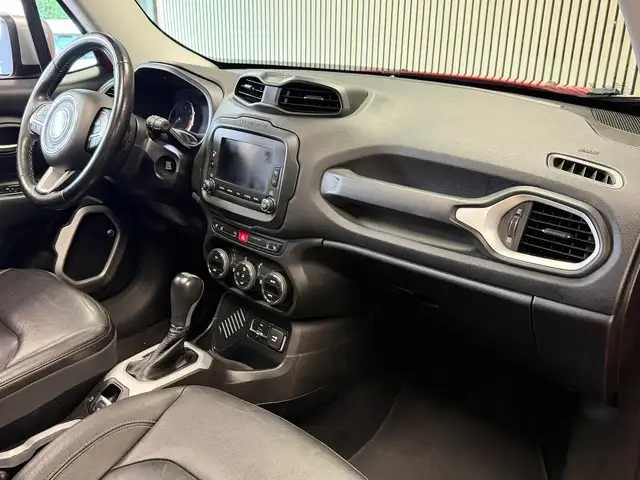 Jeep Renegade view 8