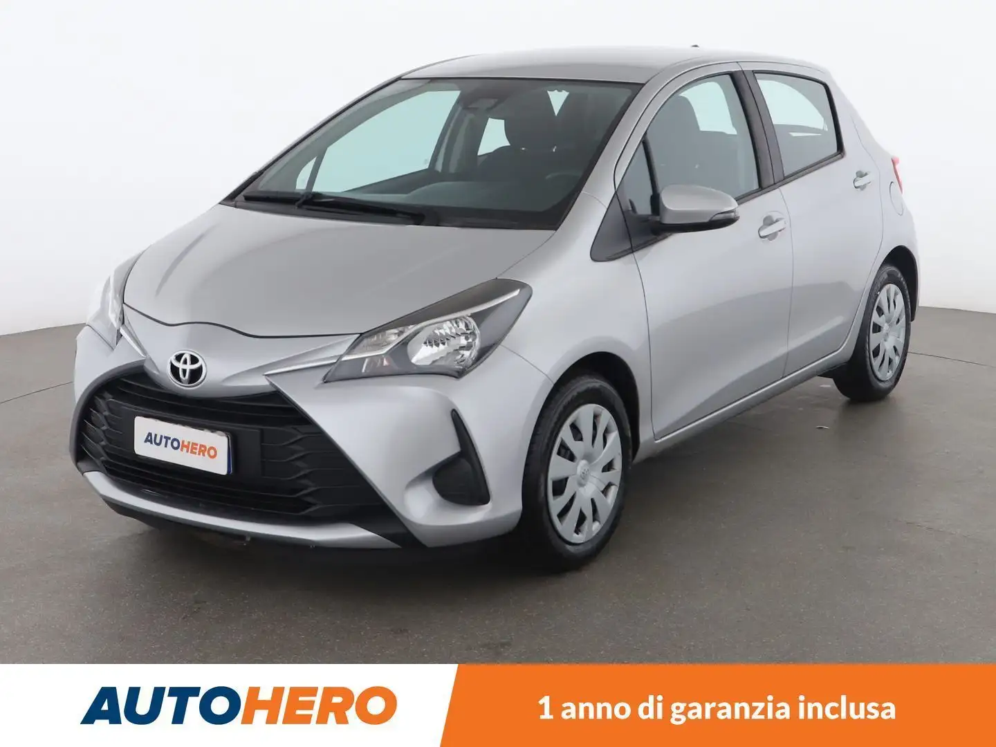 Toyota Yaris 1.0 VVT-i Cool Argento - 1