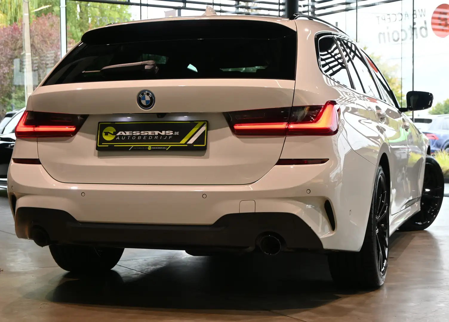 BMW 320 e Touring M-Pack **LASER/LEDER/CAM/NAV/CC/DAB** Weiß - 2