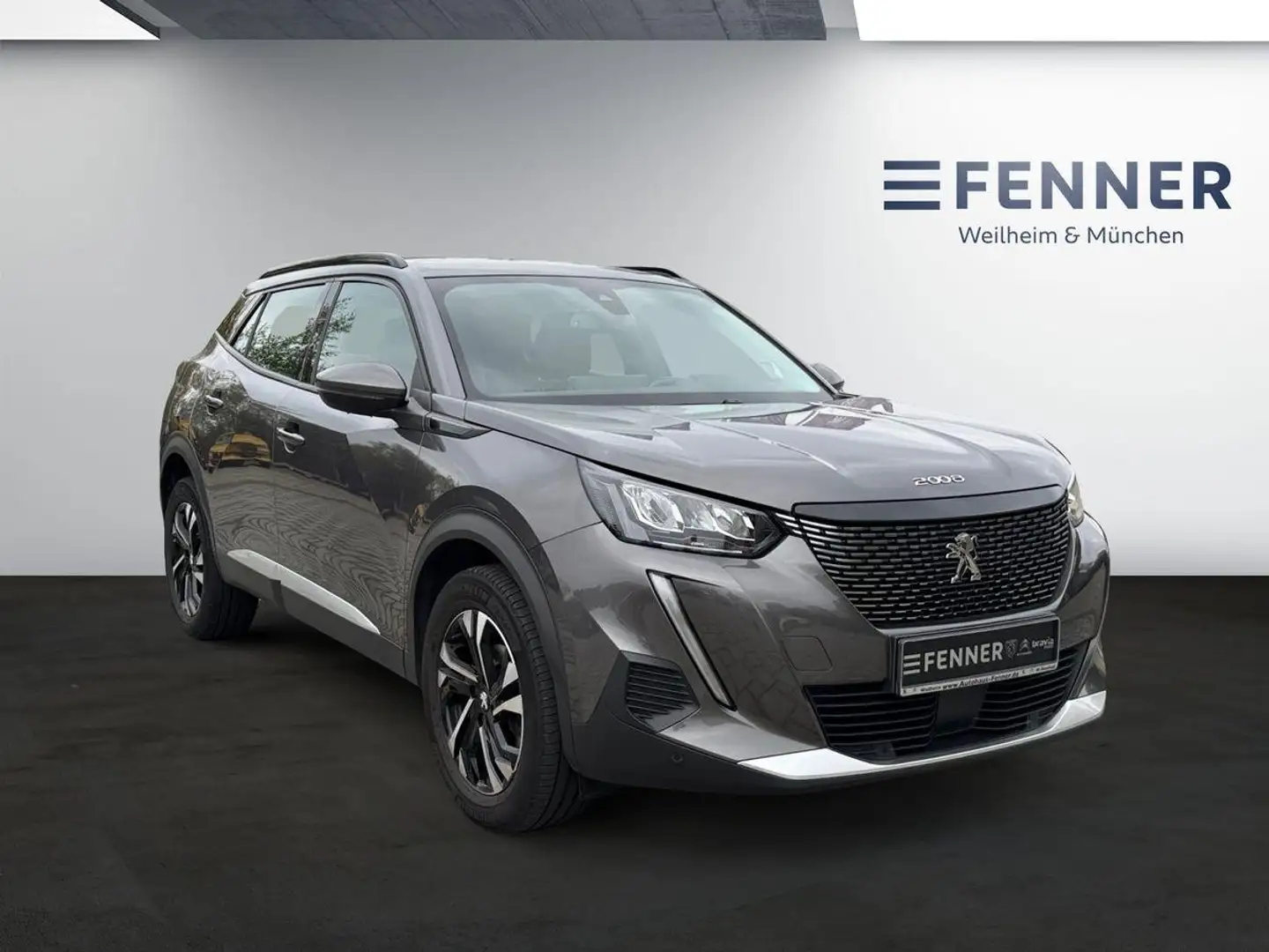 Peugeot 2008 Allure 130 + SHZ-Navi-Kamera + Grau - 2
