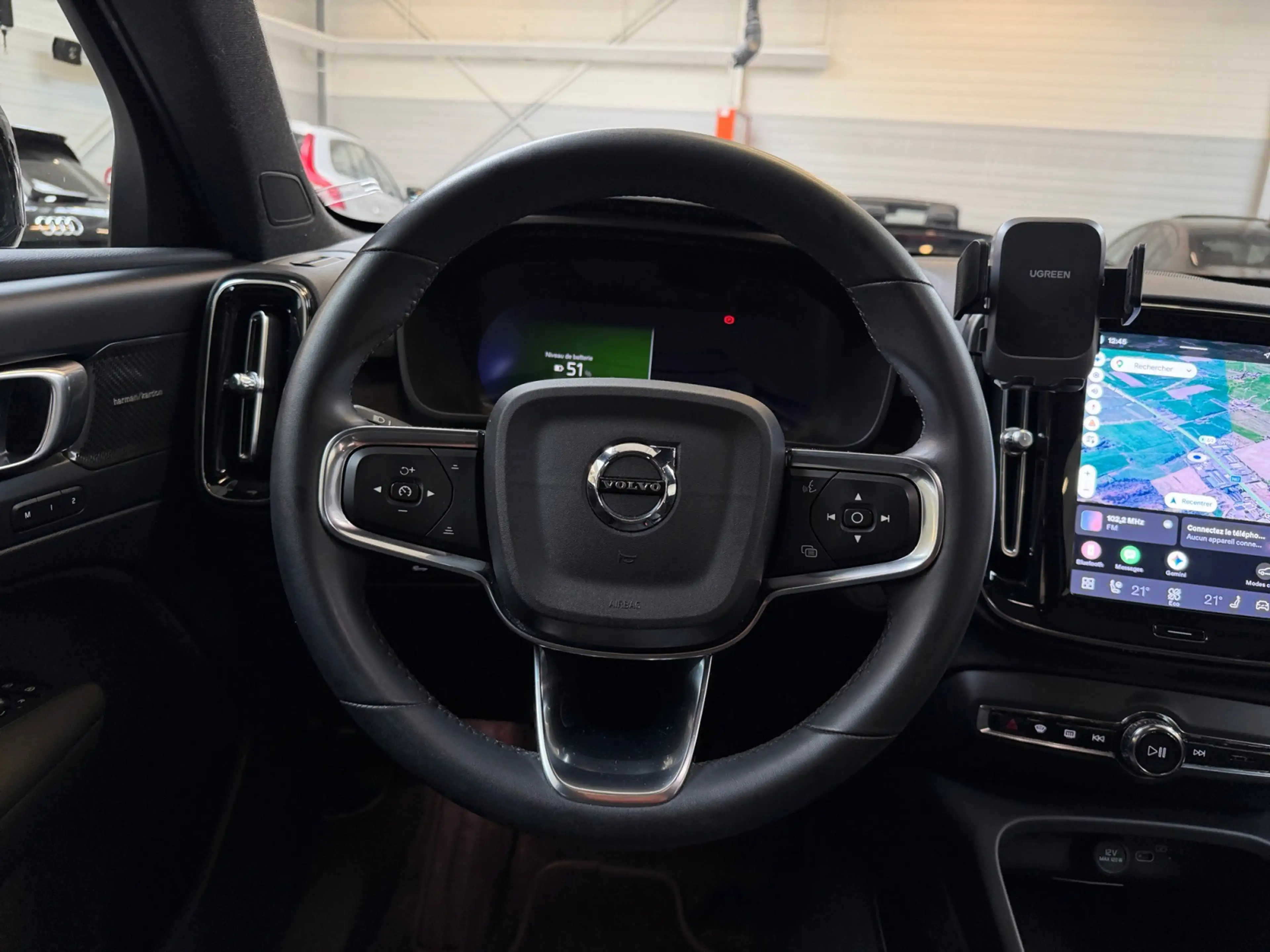 Volvo C40 C40 69 kWh Recharge Ultimate / PANO / SG+VOL CHAUFF / CAM 360 / ACC / SOH 92% — photo 12