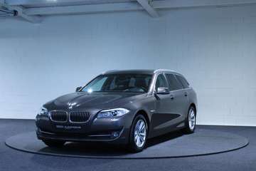 5-serie Touring 528xi | Stoelverwarming | Parkeers