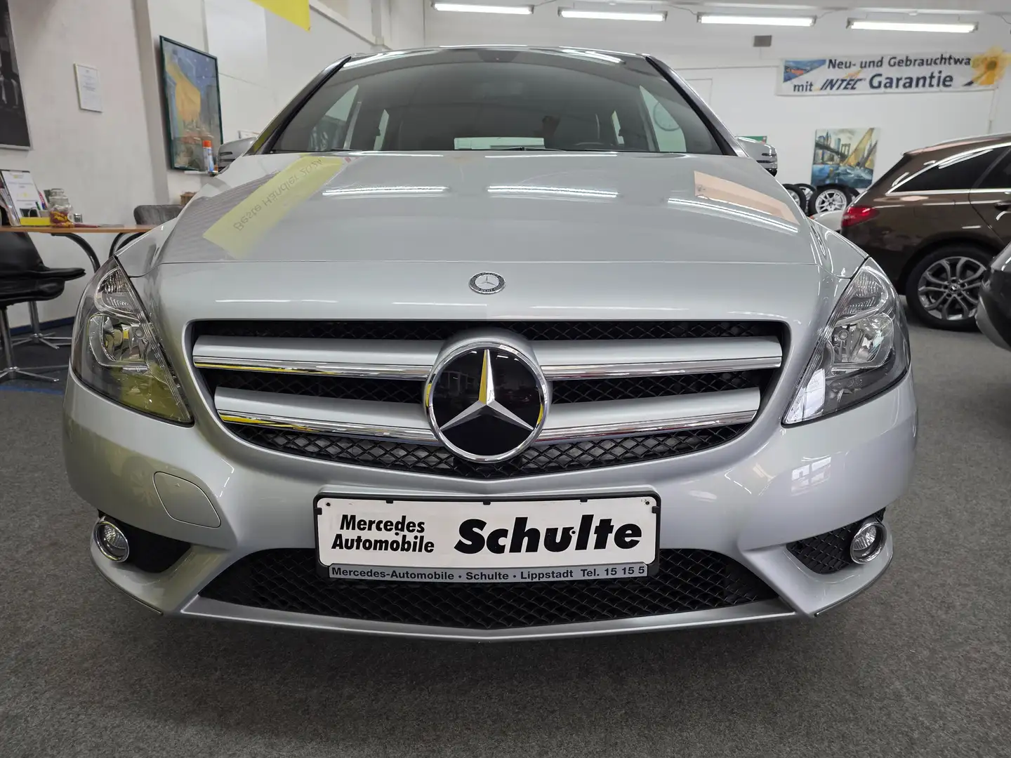 Mercedes-Benz B 180 B-Klasse BlueEFF. Sportp.,AHK,Shz,Sitzkomf.Alu 17" Argent - 2