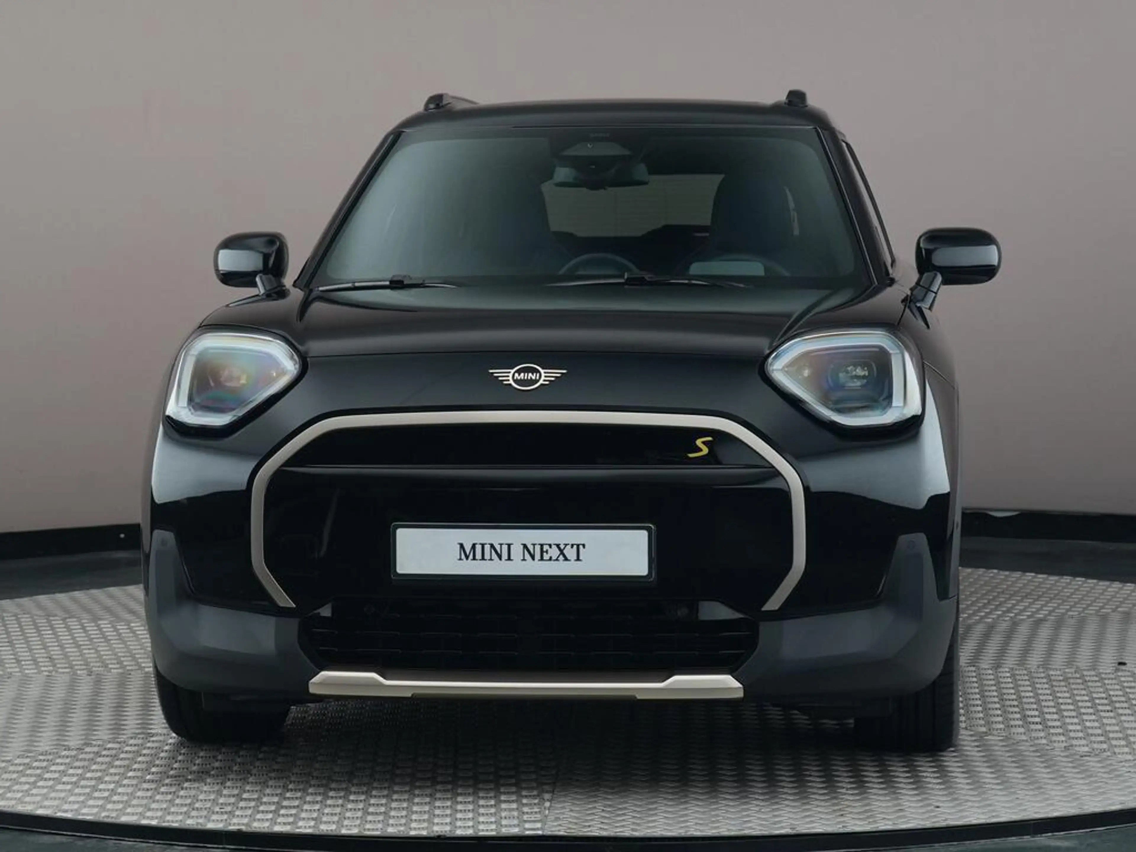 MINI Aceman SE Favoured M 54.2 kWh — photo 2