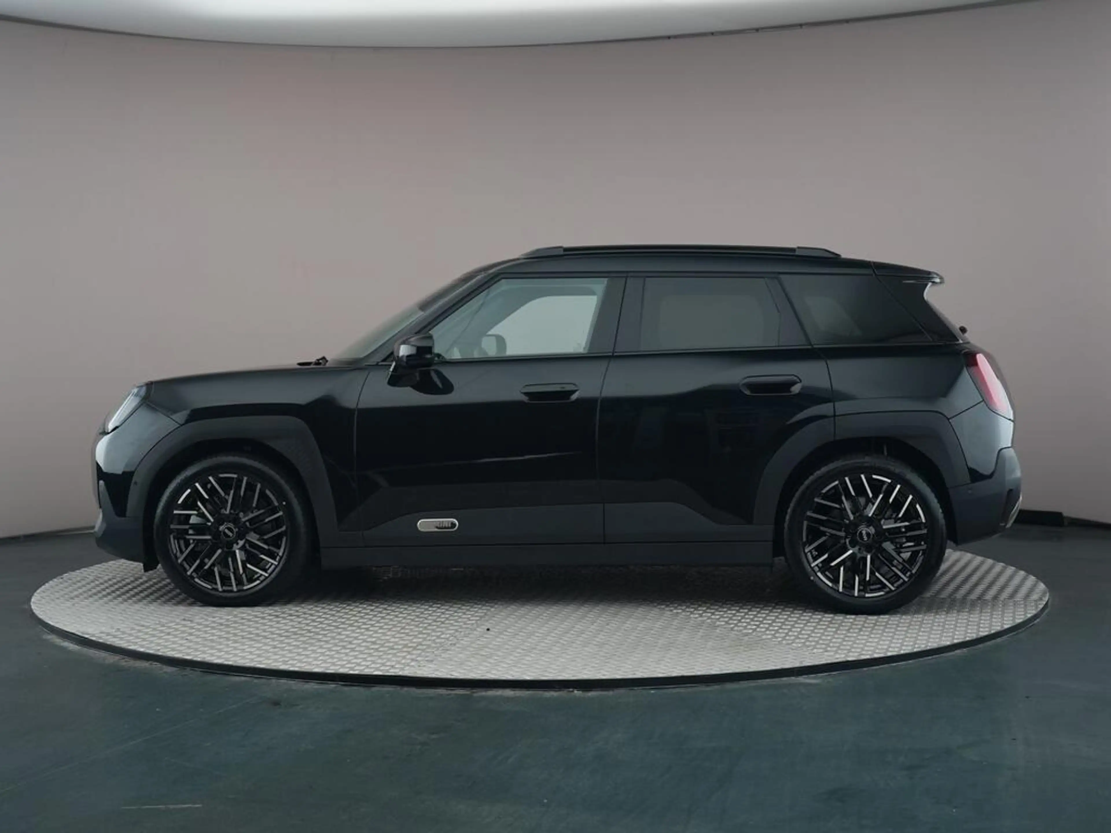 MINI Aceman SE Favoured M 54.2 kWh — photo 7