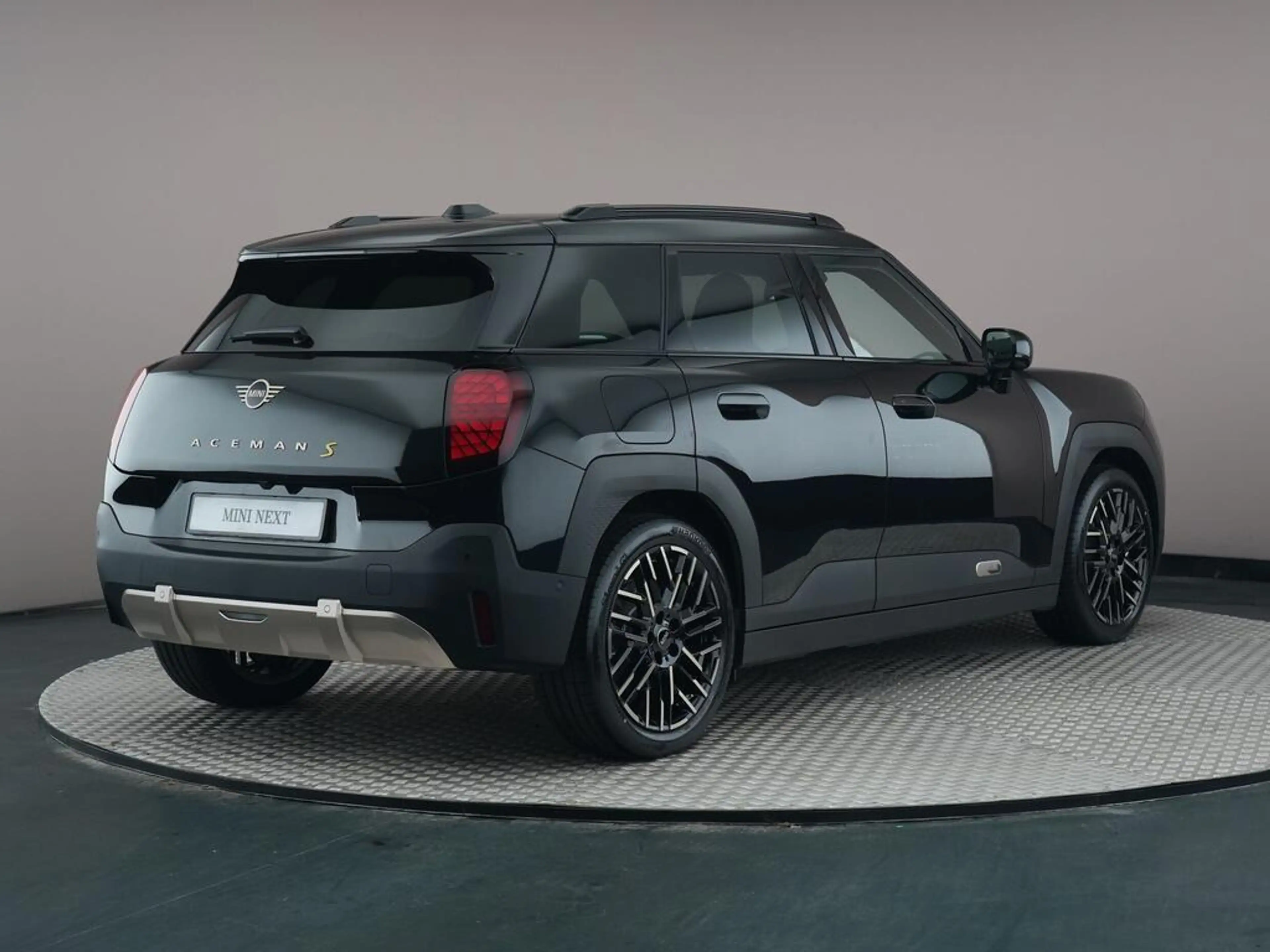 MINI Aceman SE Favoured M 54.2 kWh — photo 11