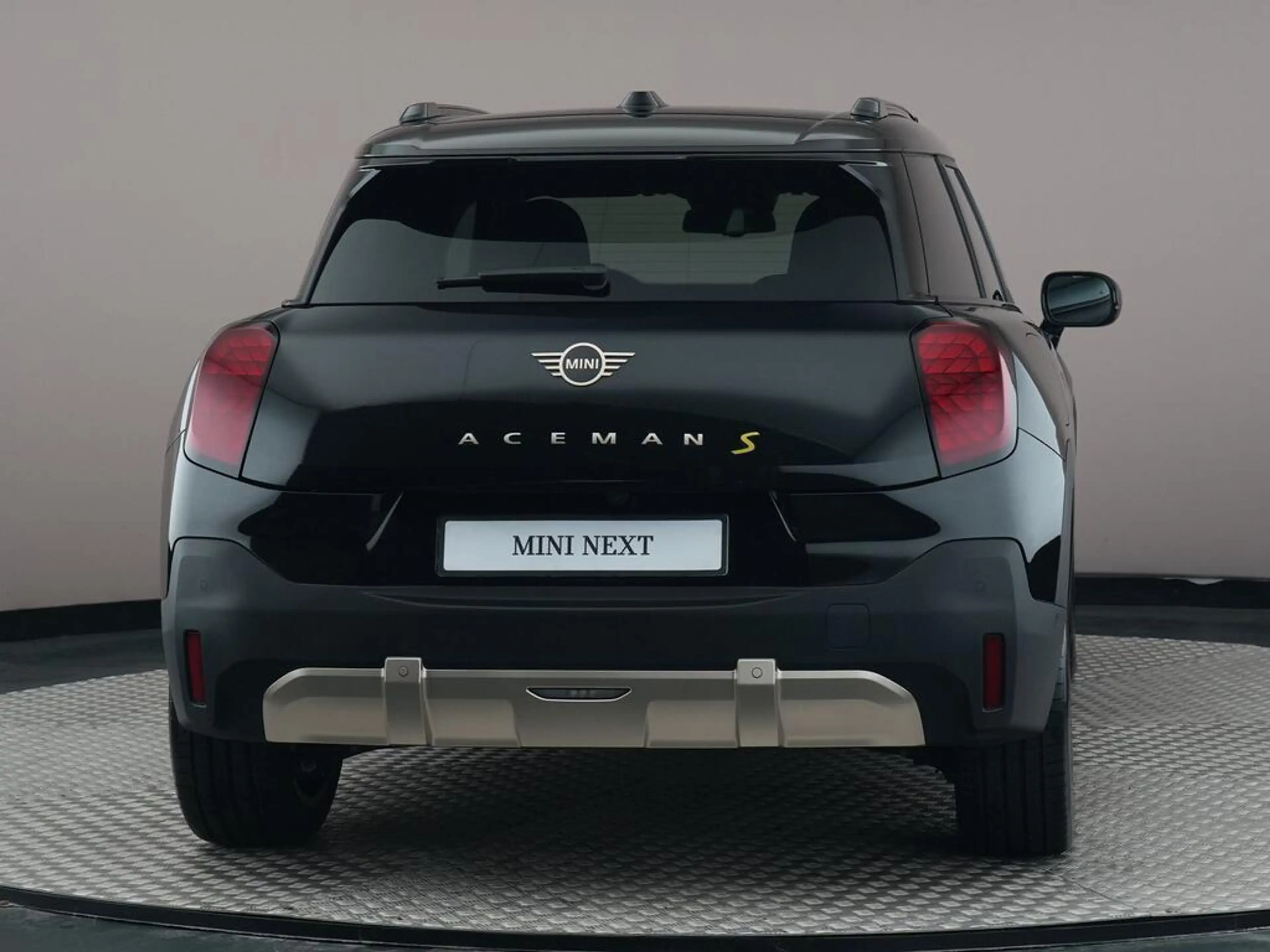 MINI Aceman SE Favoured M 54.2 kWh — photo 9