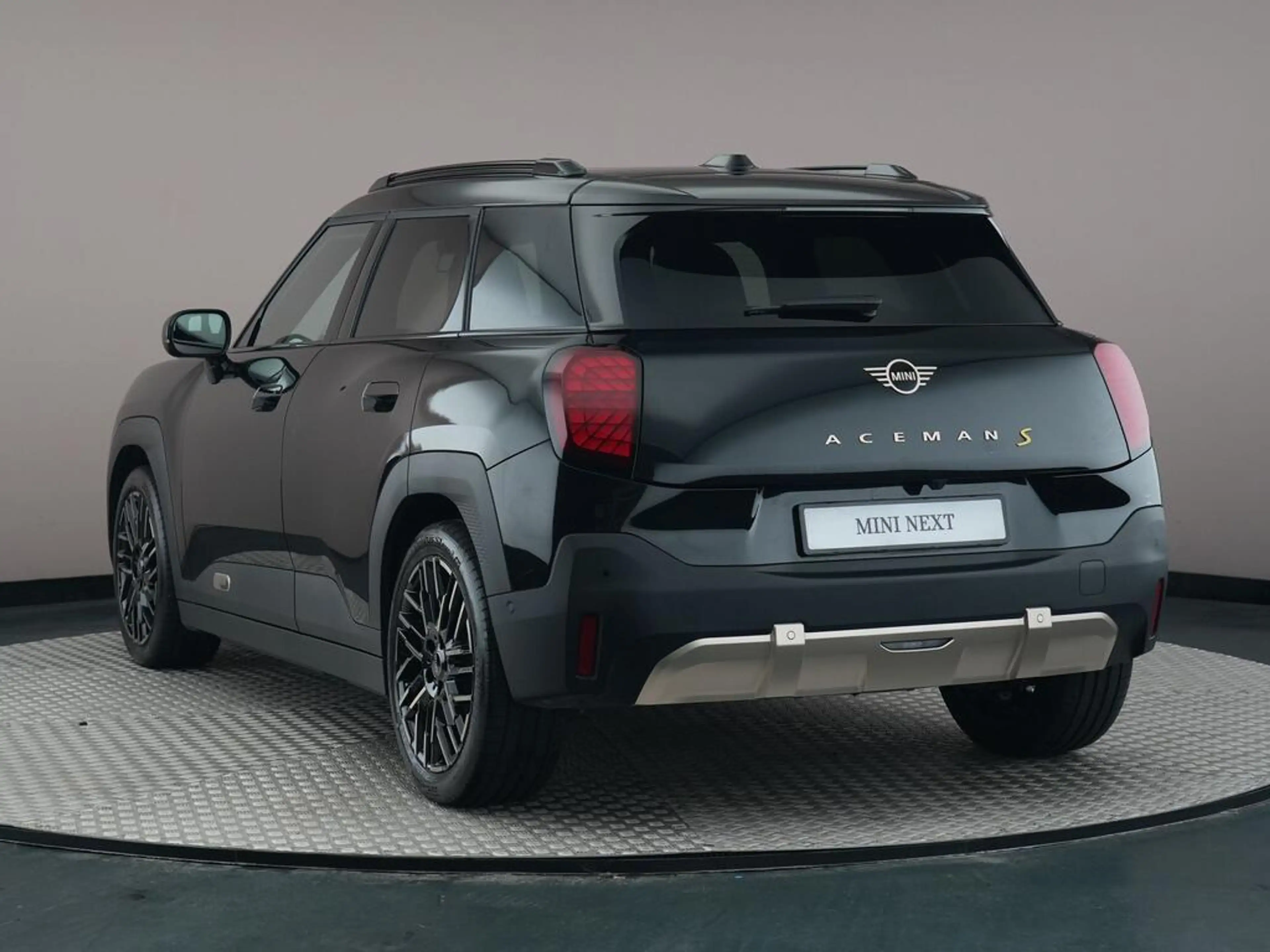MINI Aceman SE Favoured M 54.2 kWh — photo 10