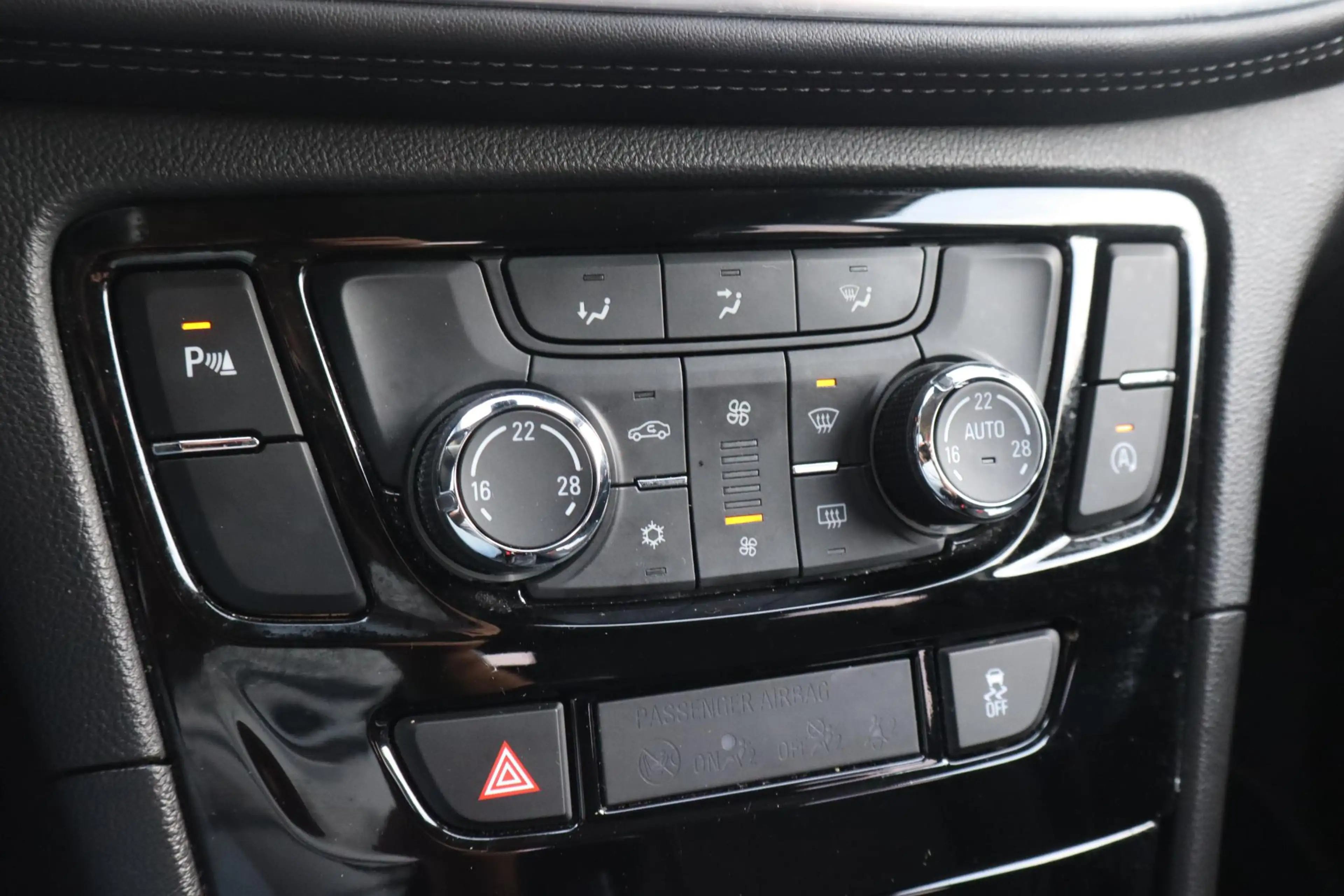 Opel Mokka X 1.4 Turbo Innovation | Camera | Navigatie | Climat — photo 9