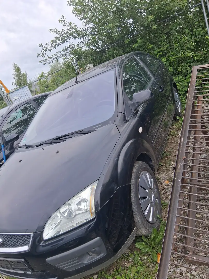 Ford Focus Focus Fließheck  3-Türer 1.6 16V Aut. Trend Schwarz - 1
