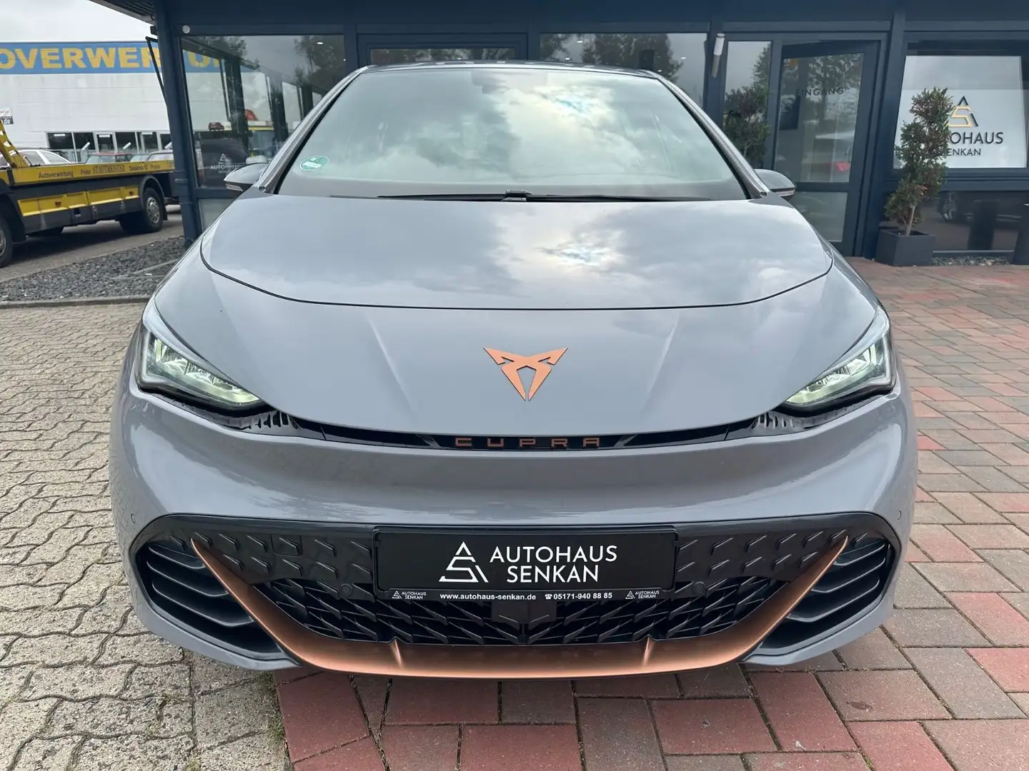CUPRA Born 150 kW 62kW/h*ACC*R-CAM*NAVI*VIRTUAL*LED* Gris - 2