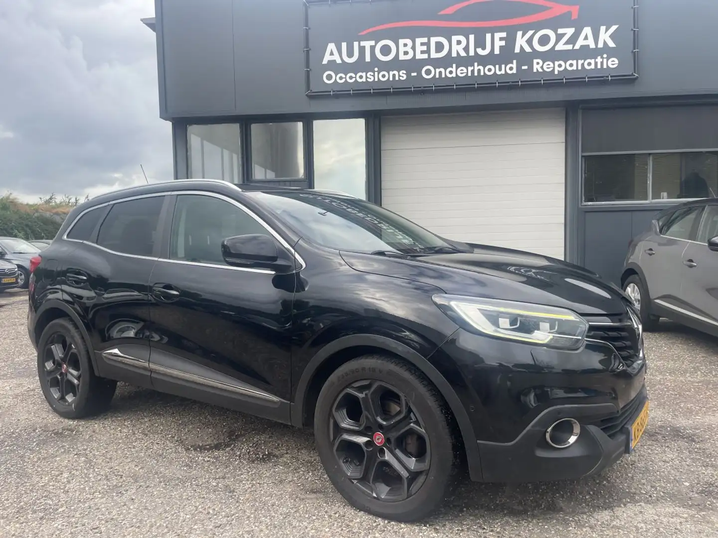 Renault Kadjar 1.2 TCe Extase AUTOMAAT AIRCO PDC CRUISE NAVI Zwart - 1