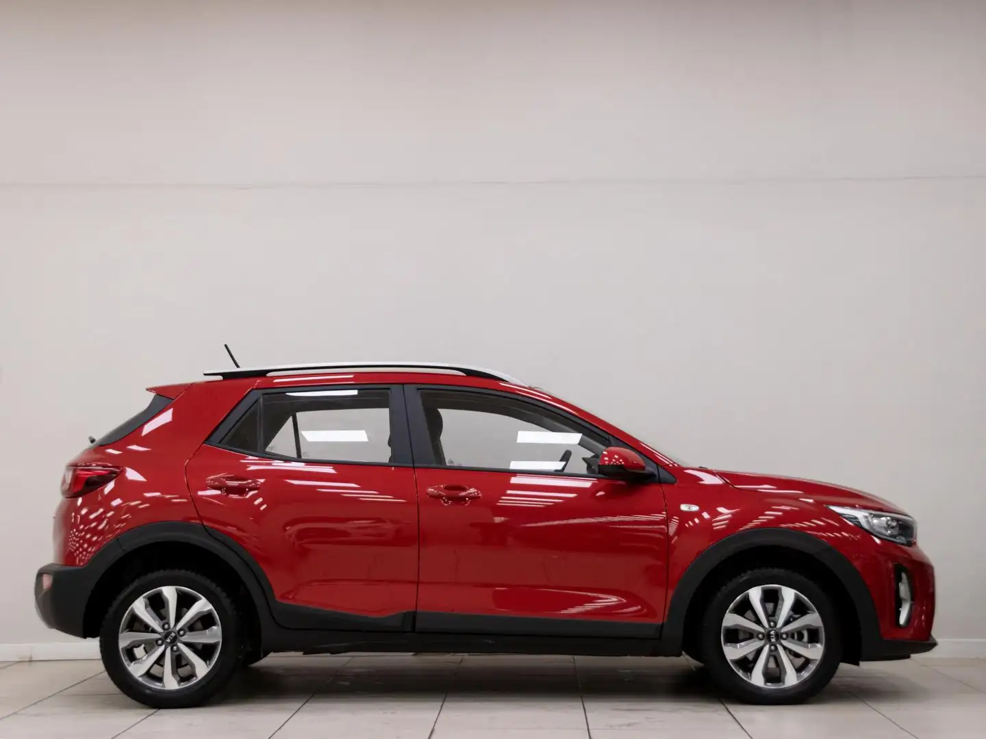 Kia Stonic 1.0 T-GDi MHEV Concept 100 Rojo - 2