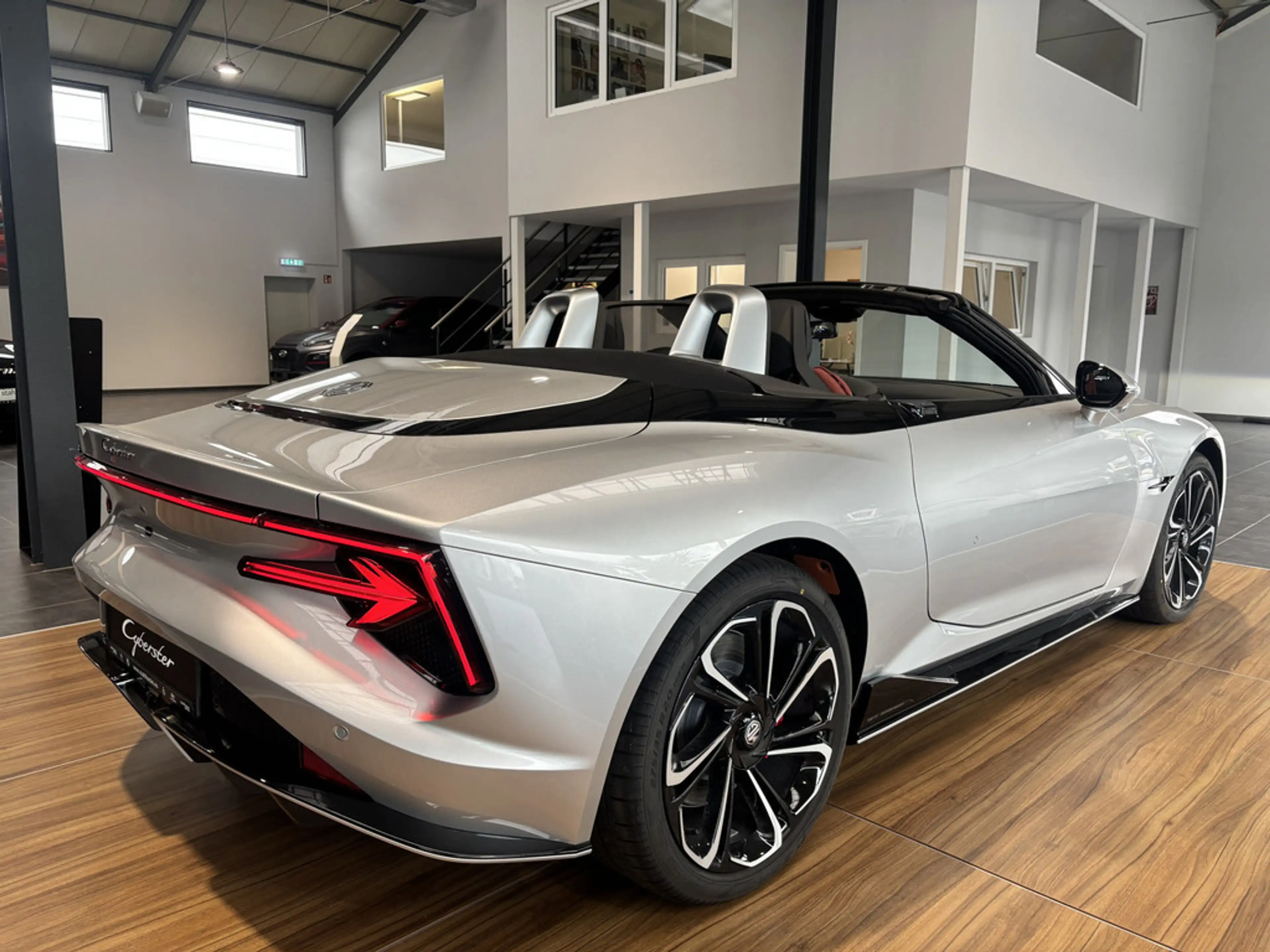MG Cyberster 375 kW AWD Xpower SHZ W-LAN ACC LED — photo 5