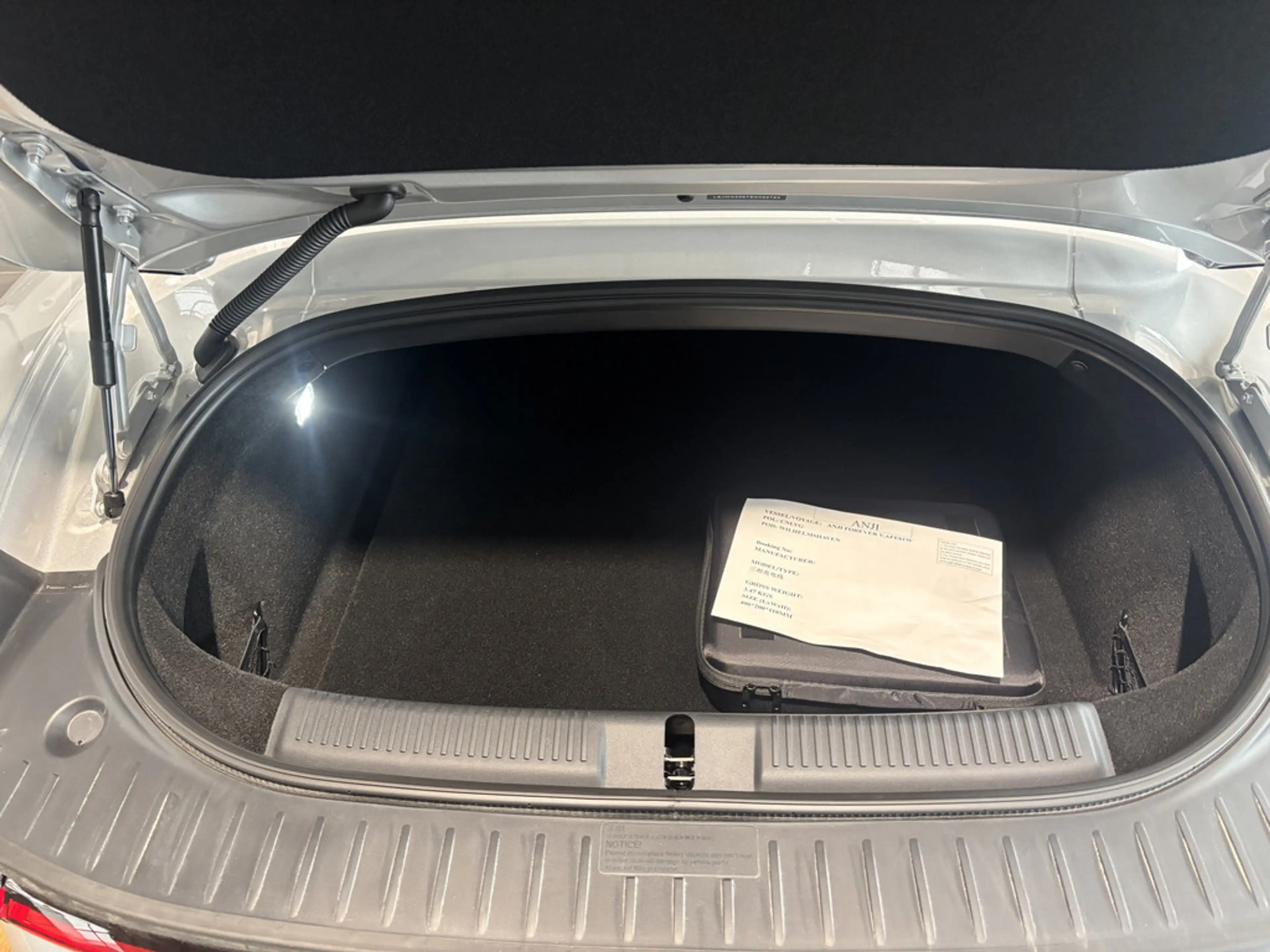 MG Cyberster 375 kW AWD Xpower SHZ W-LAN ACC LED — photo 8