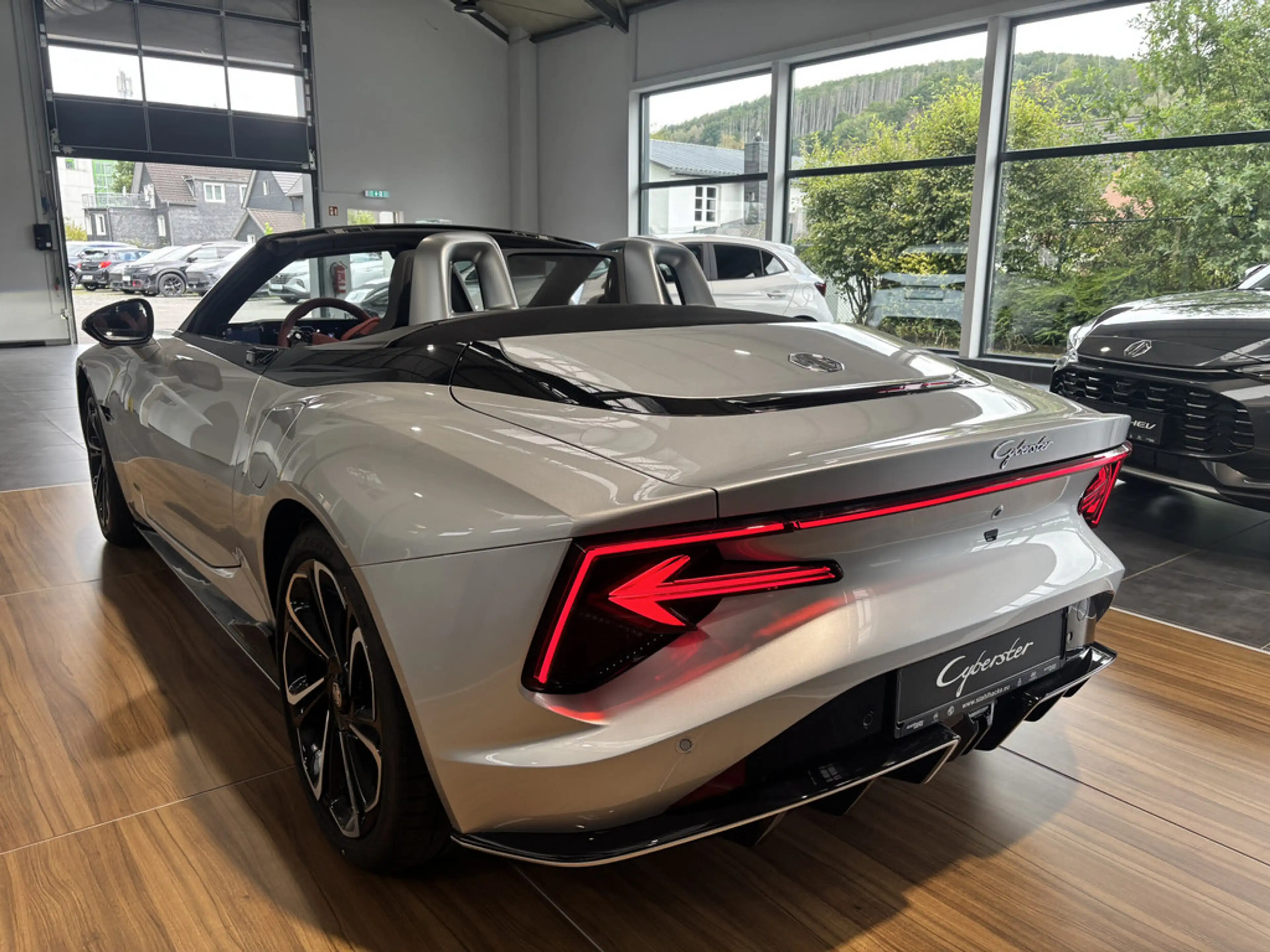 MG Cyberster 375 kW AWD Xpower SHZ W-LAN ACC LED — photo 7