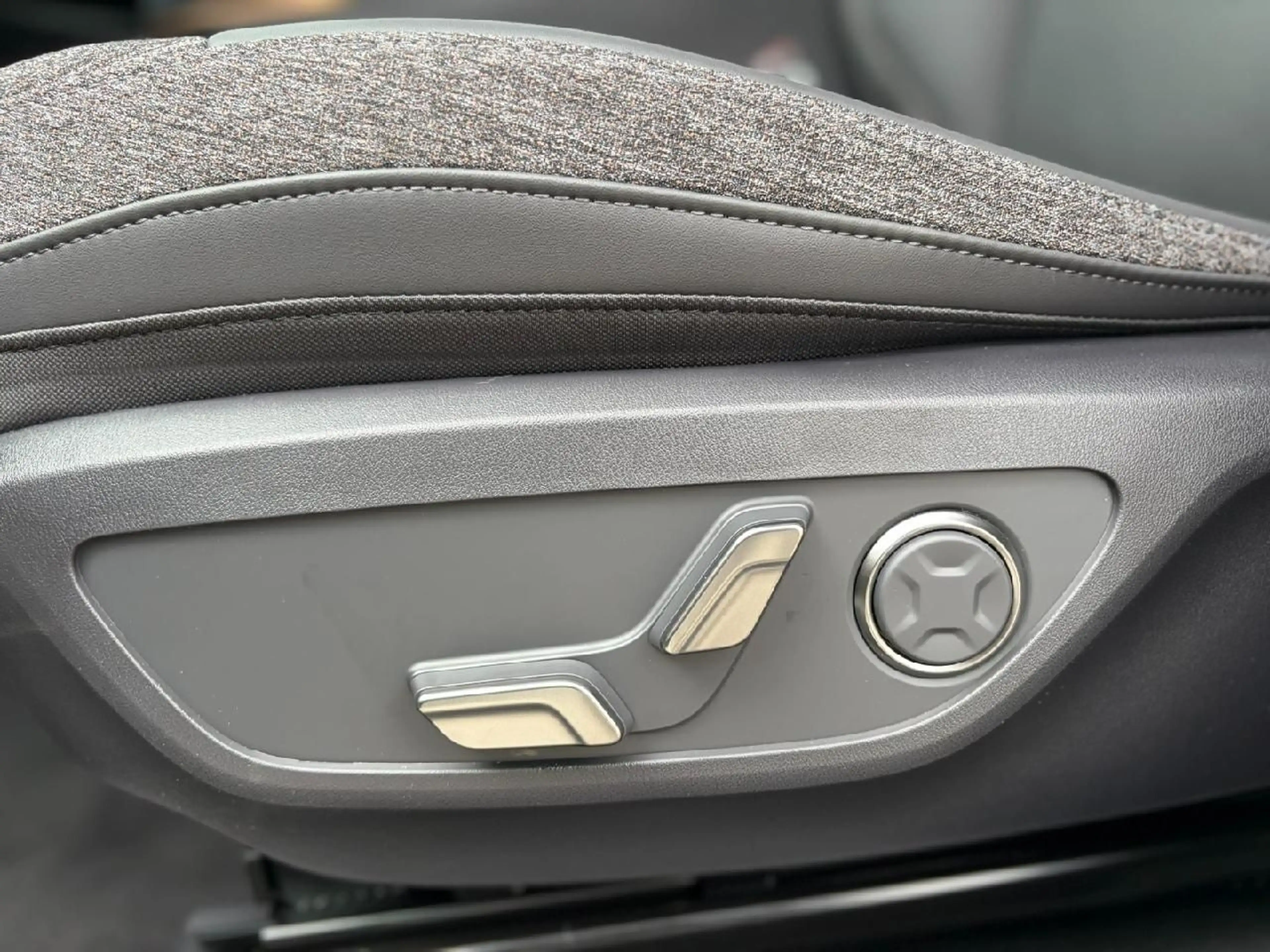Kia EV5 160 kW 2WD Earth — photo 12