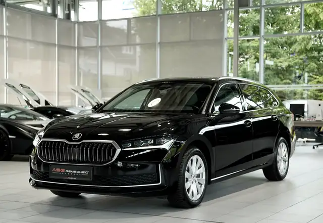 Skoda Superb view 4