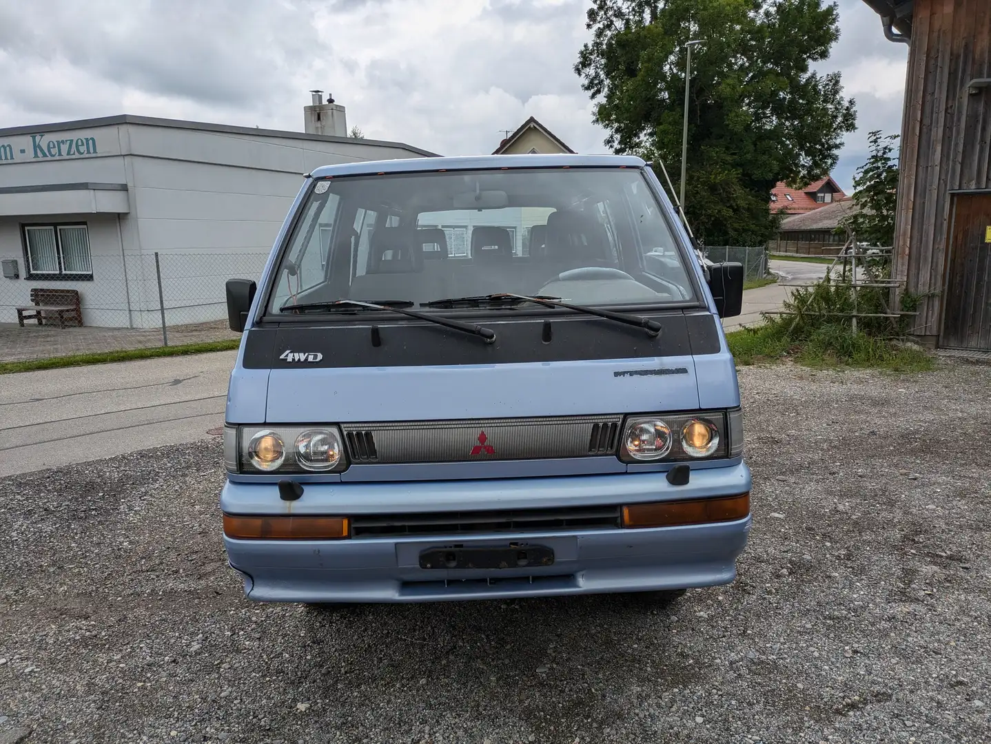 Mitsubishi L300 L 300 4WD AT Papiere Rost Stollenreifen 2.5TD Blauw - 2