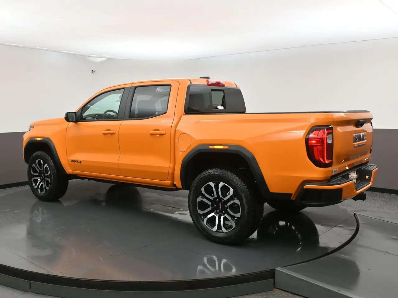 GMC Canyon снимка GMC Canyon