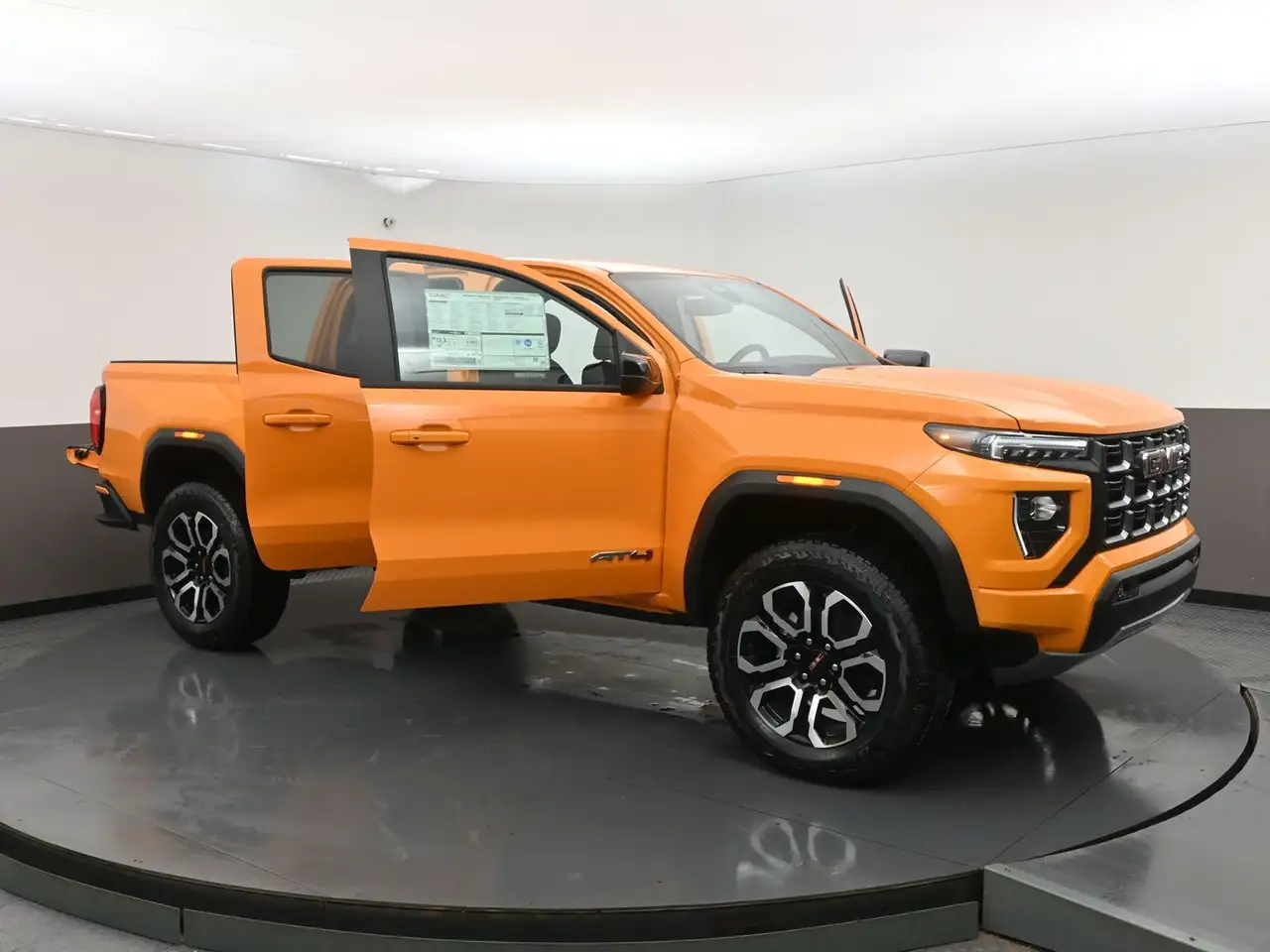 GMC Canyon снимка GMC Canyon