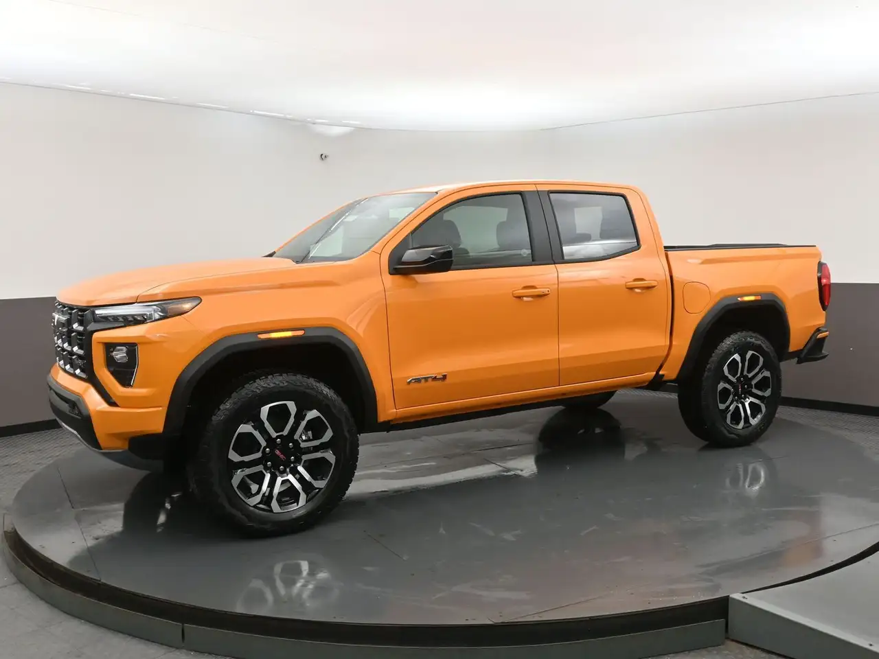 GMC Canyon снимка GMC Canyon