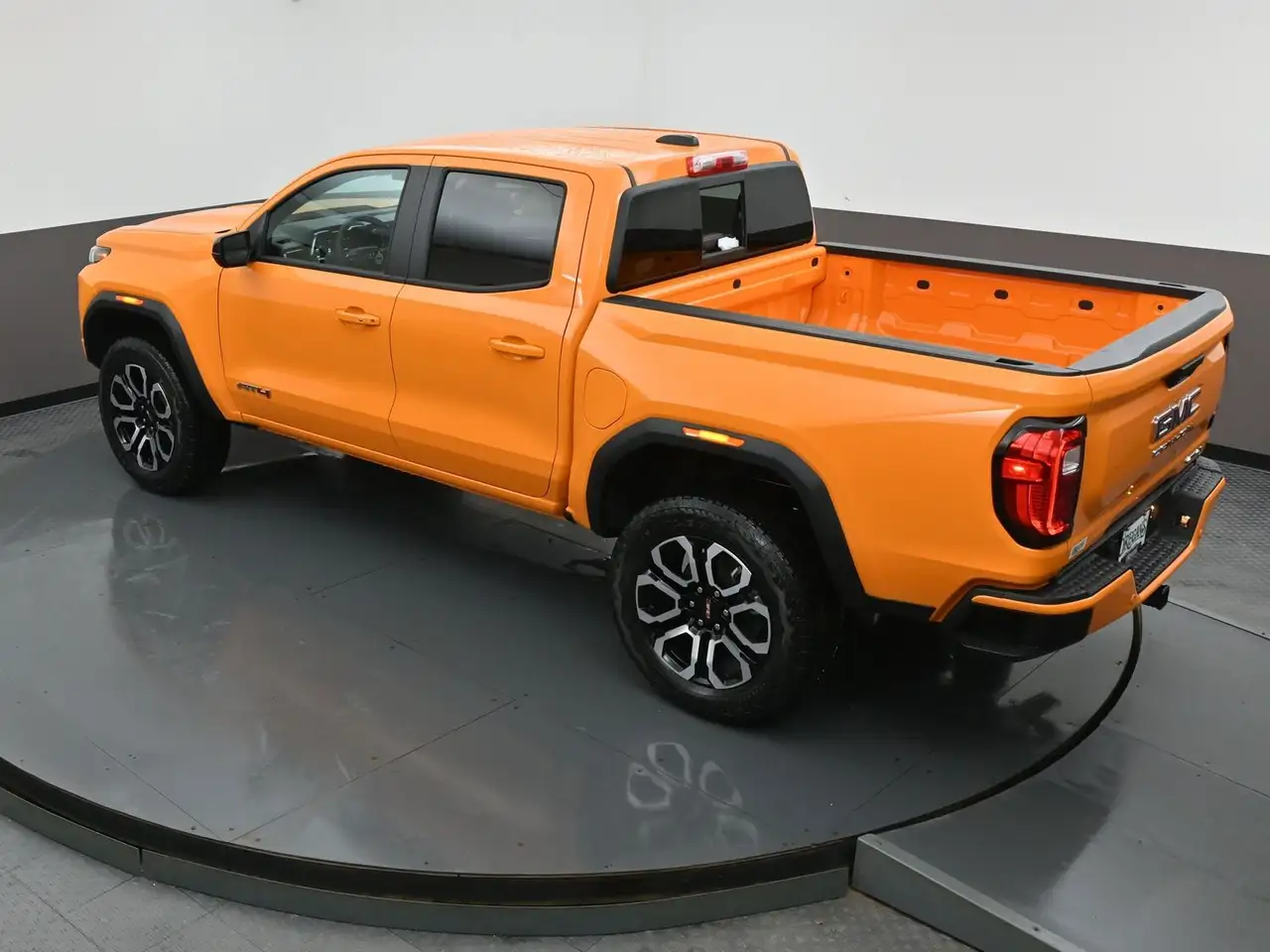 GMC Canyon снимка GMC Canyon
