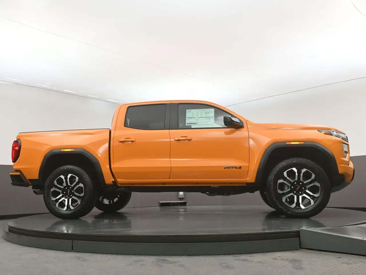 GMC Canyon снимка GMC Canyon