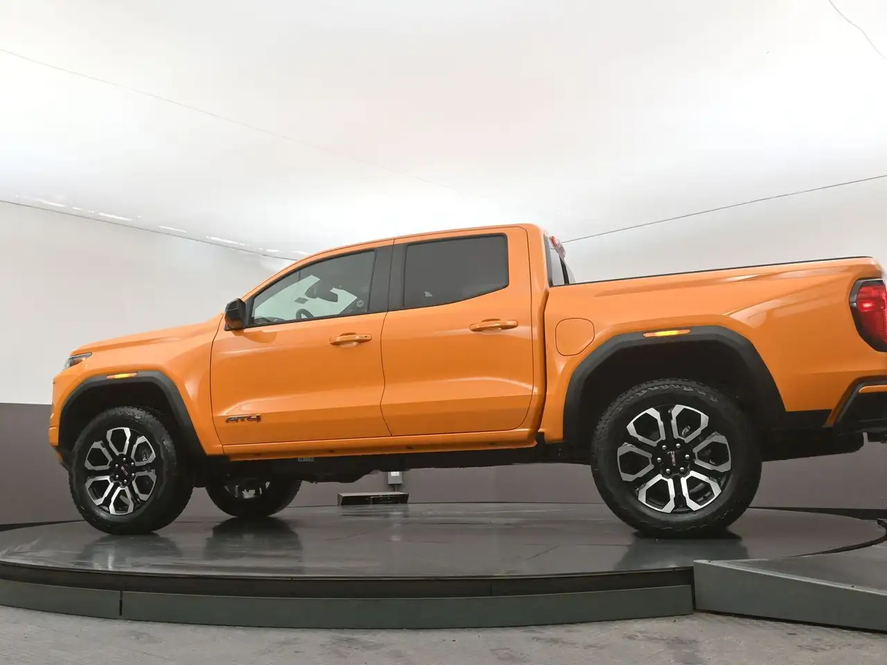 GMC Canyon снимка GMC Canyon
