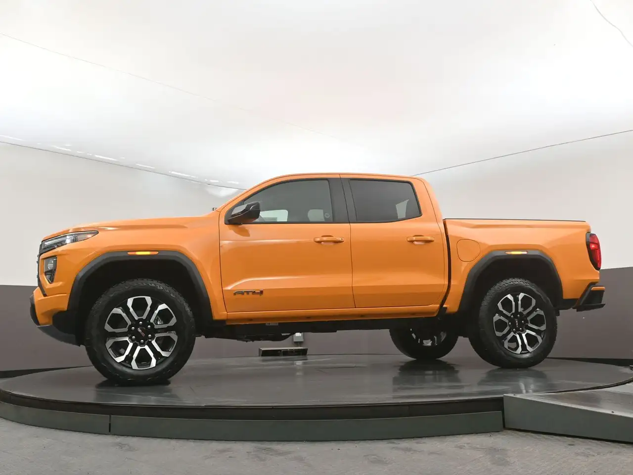 GMC Canyon снимка GMC Canyon