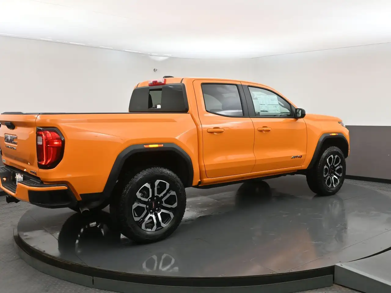 GMC Canyon снимка GMC Canyon