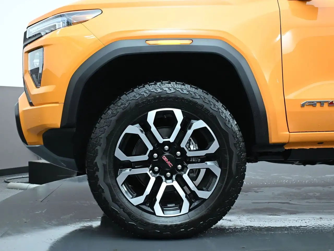 GMC Canyon снимка GMC Canyon