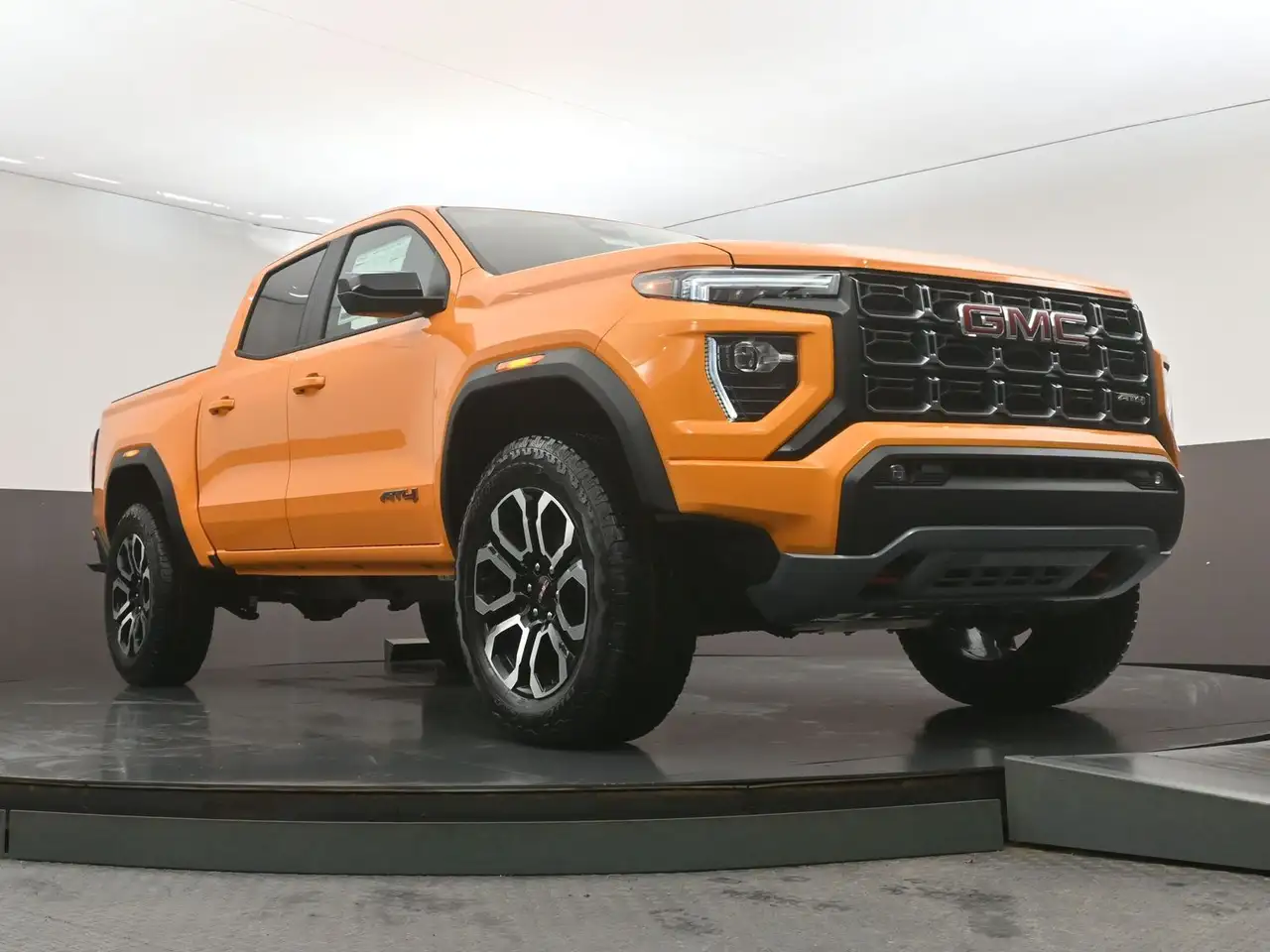 GMC Canyon снимка GMC Canyon