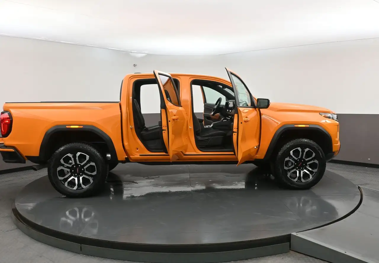 GMC Canyon снимка GMC Canyon