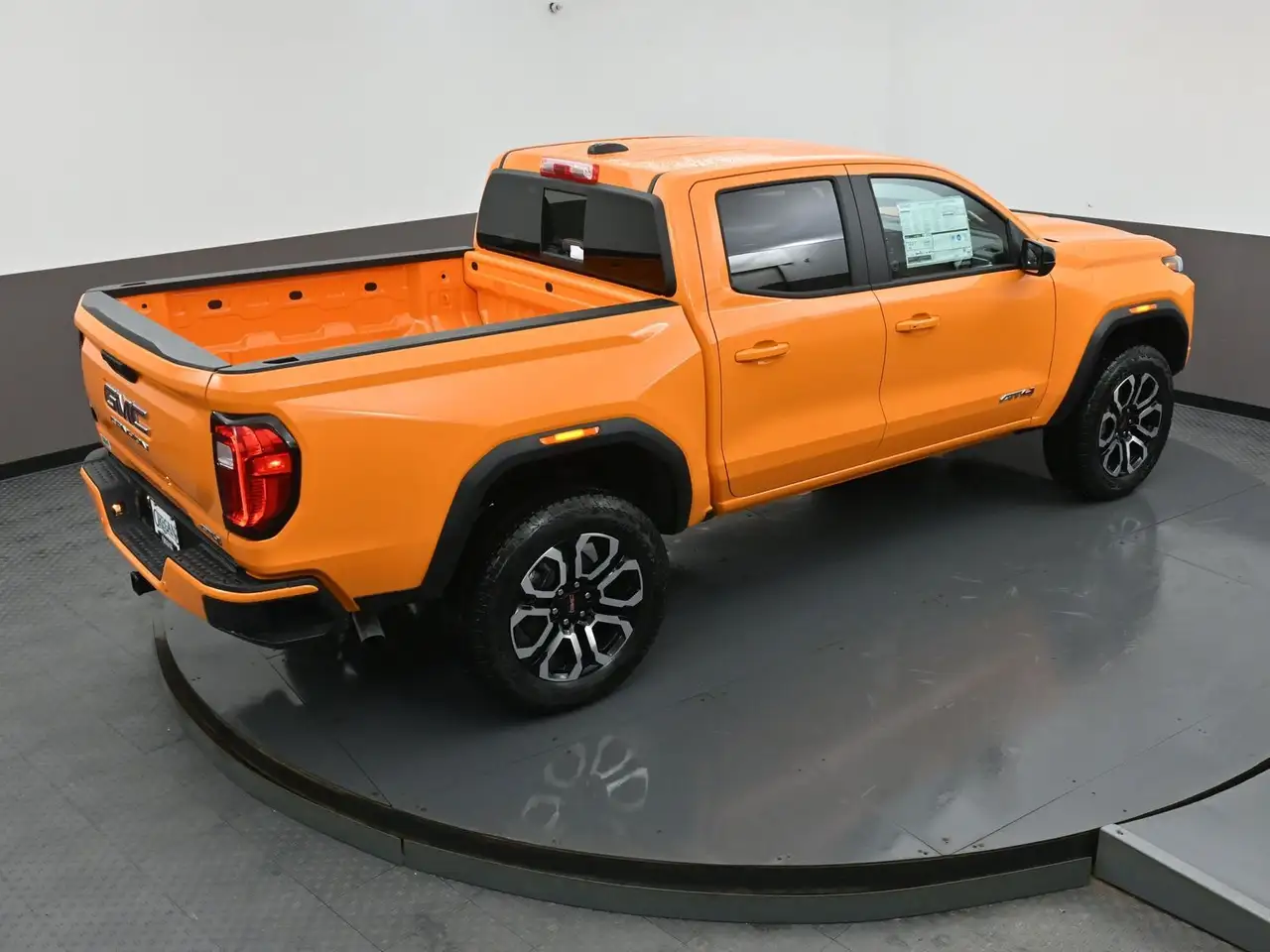 GMC Canyon снимка GMC Canyon