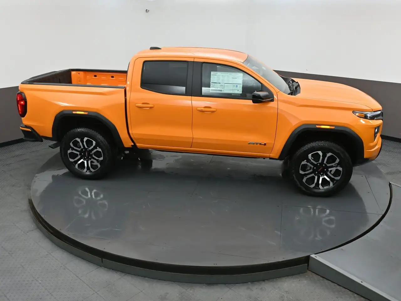 GMC Canyon снимка GMC Canyon