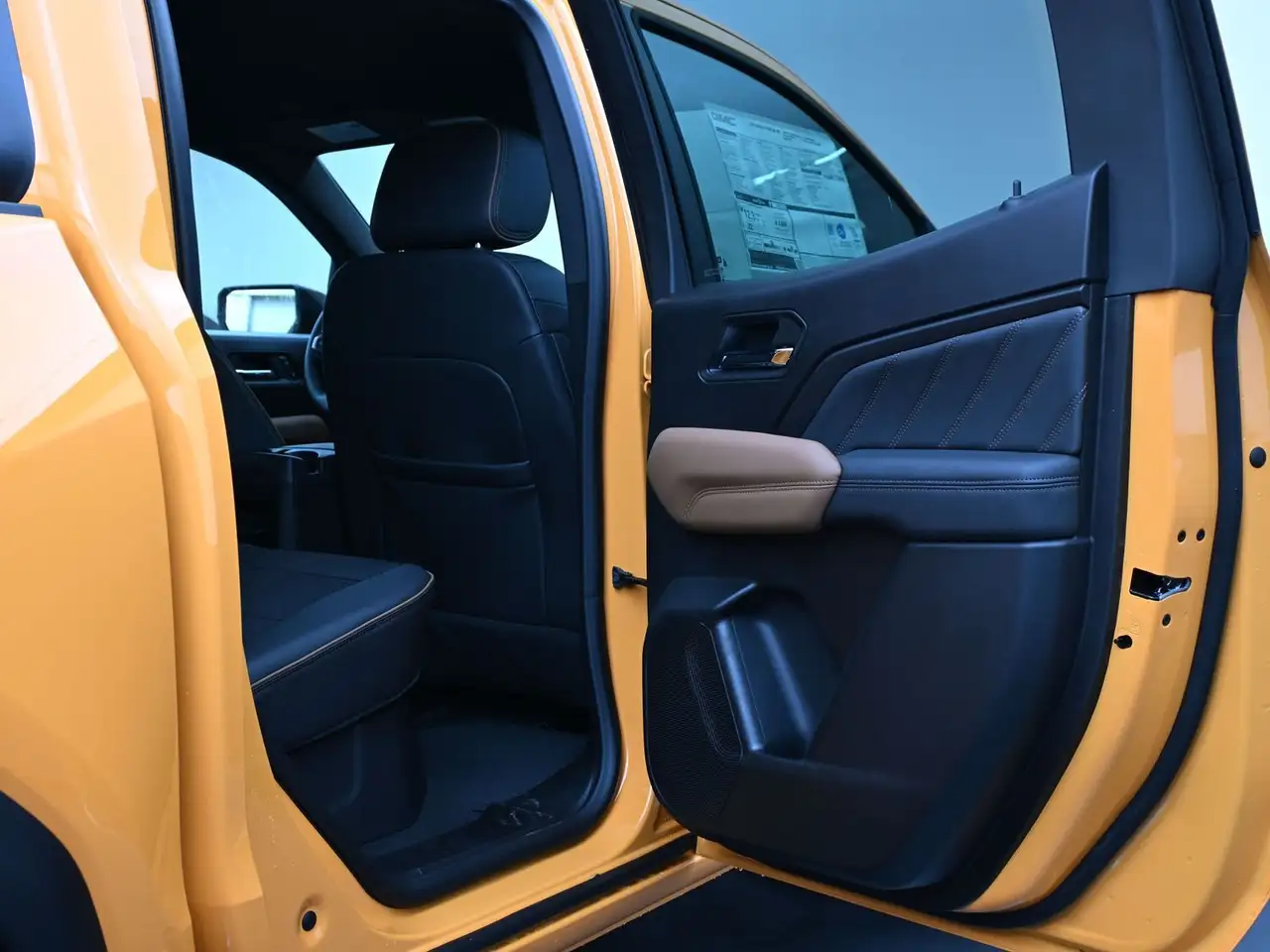 GMC Canyon снимка GMC Canyon