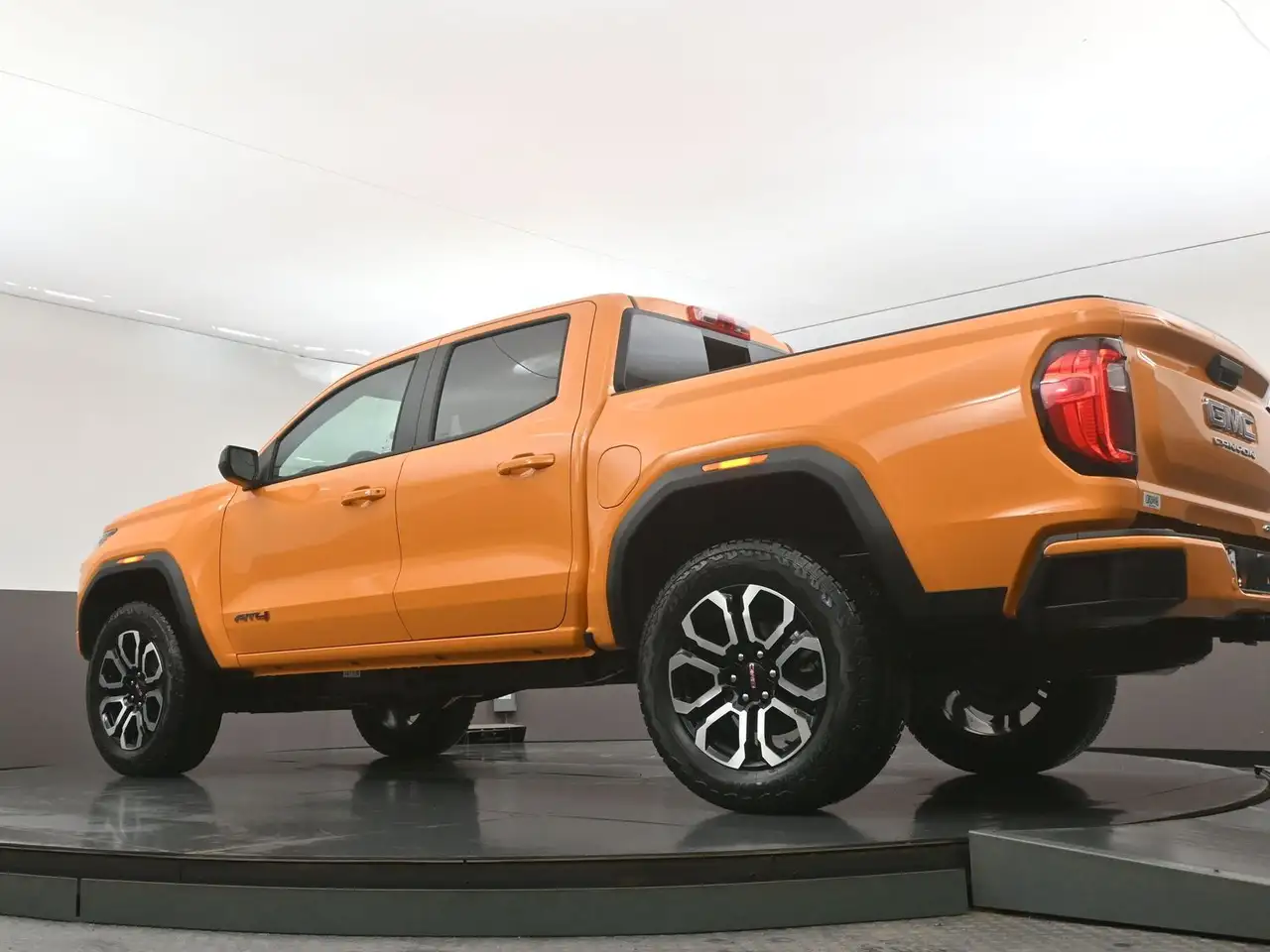 GMC Canyon снимка GMC Canyon