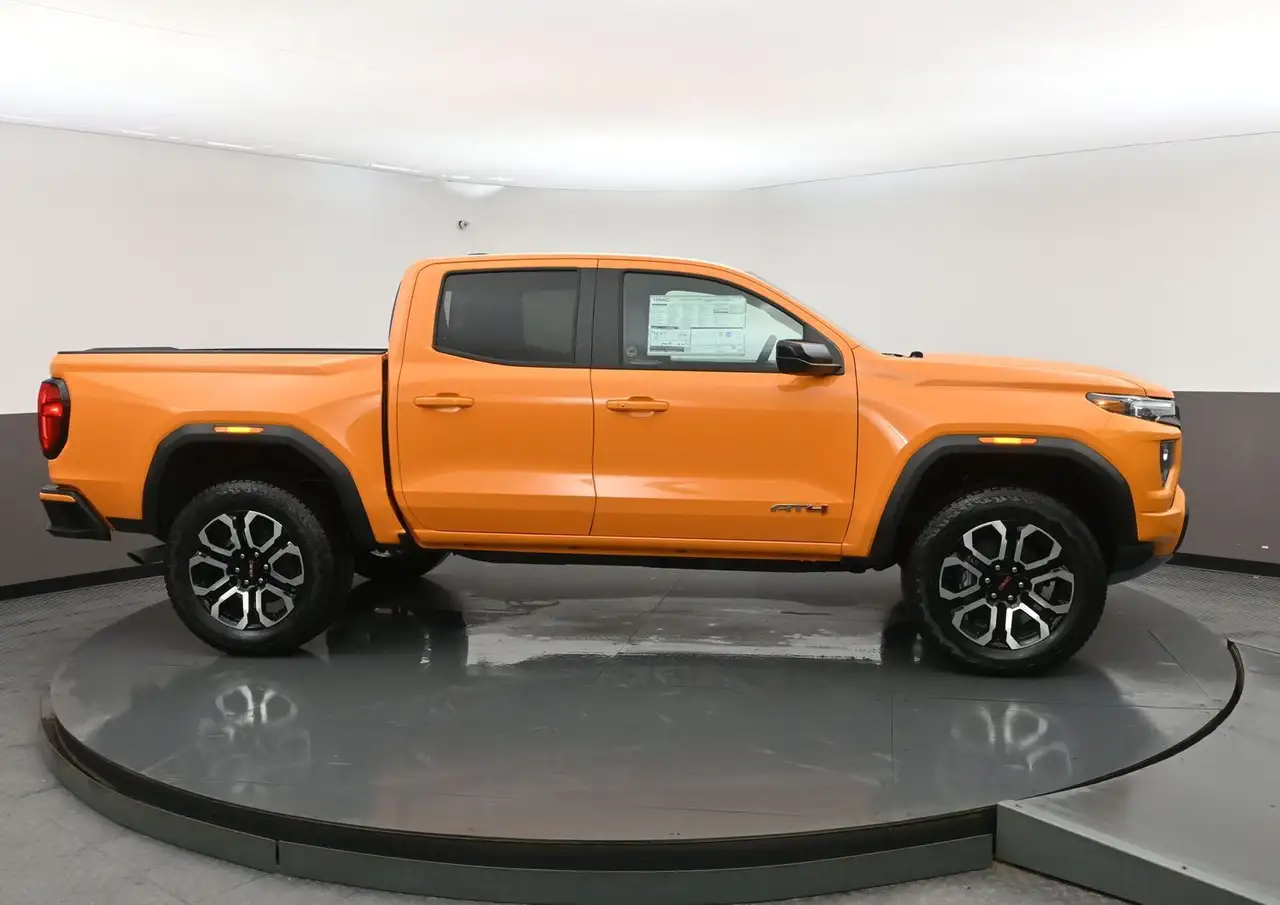 GMC Canyon снимка GMC Canyon