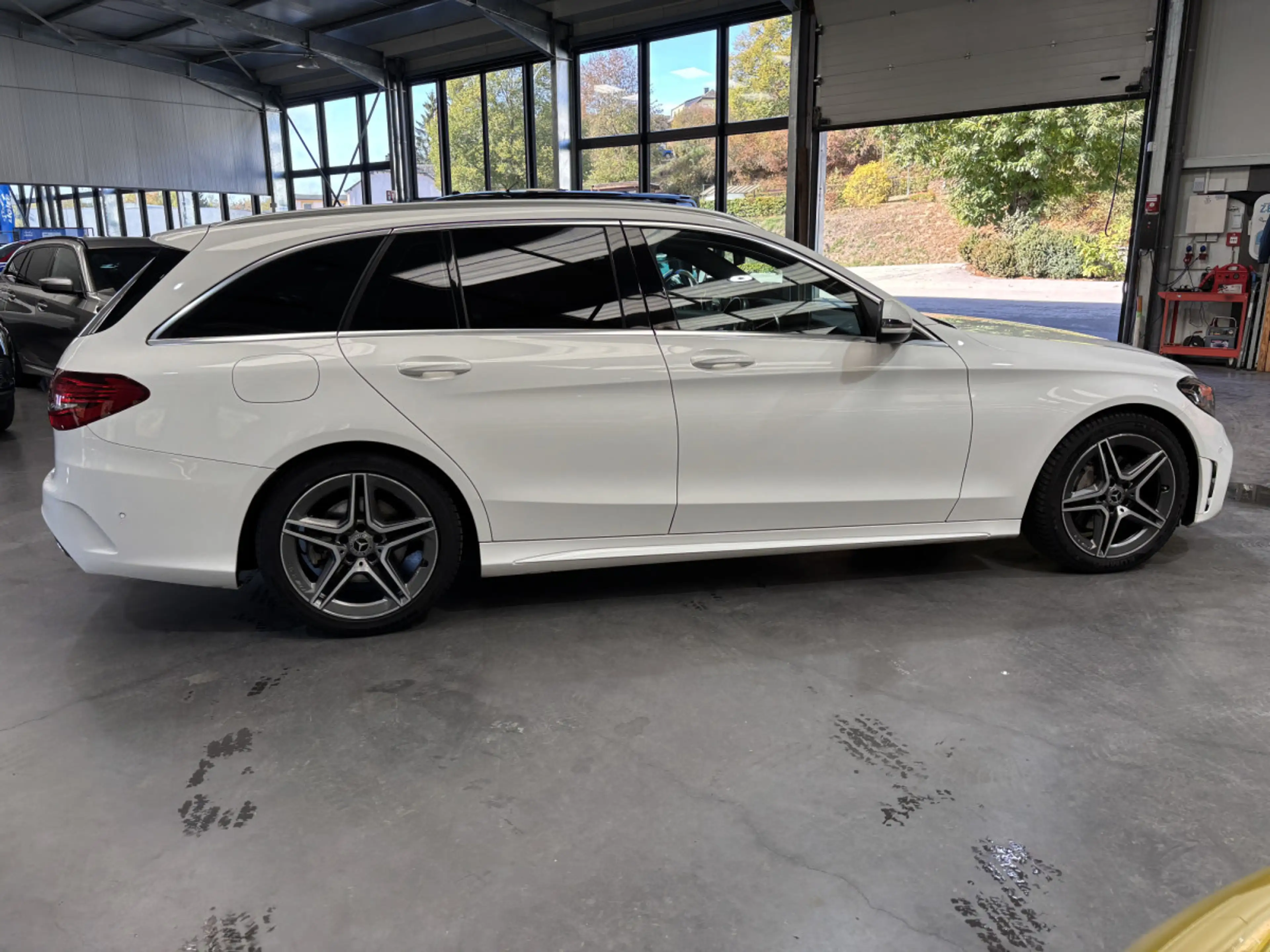 Mercedes-Benz C 220 AMG LINE — photo 2