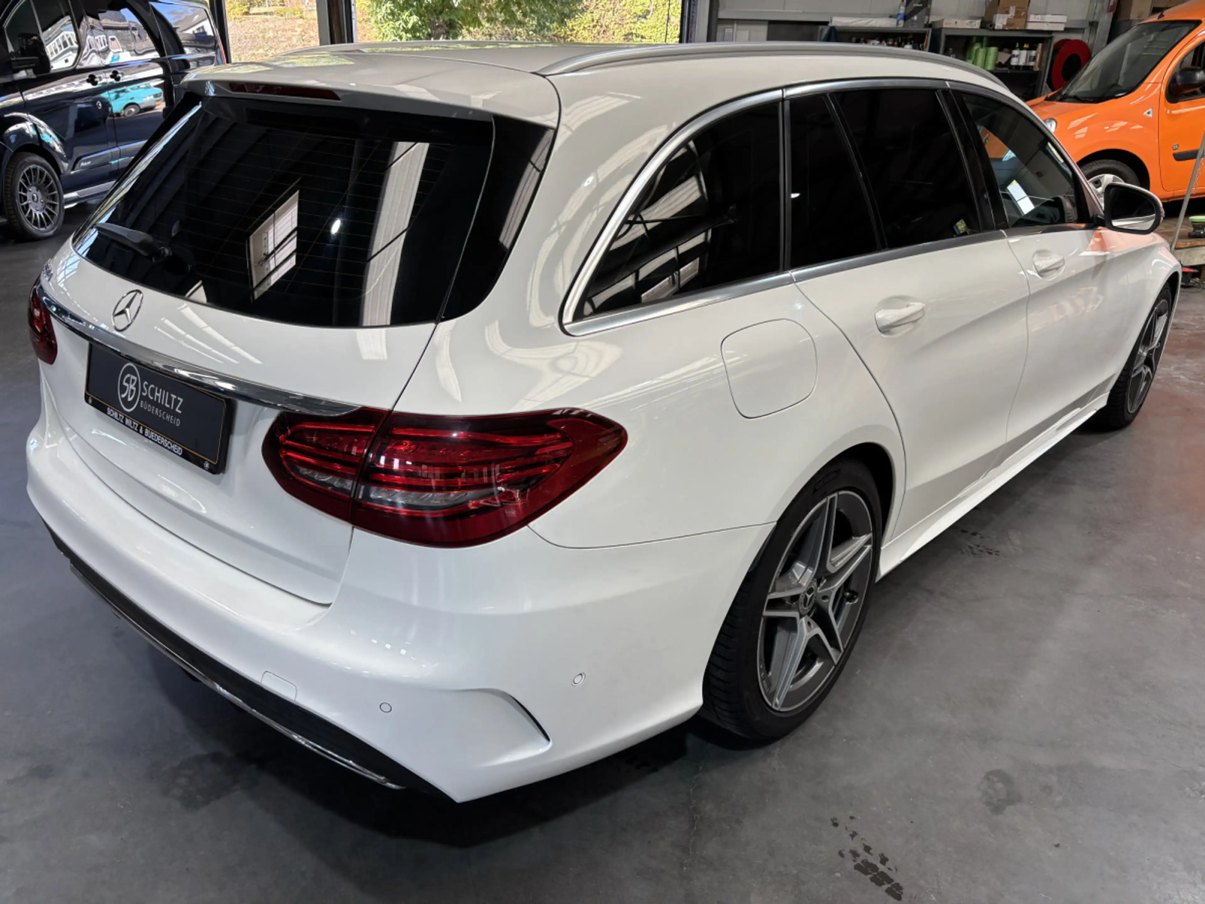 Mercedes-Benz C 220 AMG LINE — photo 3