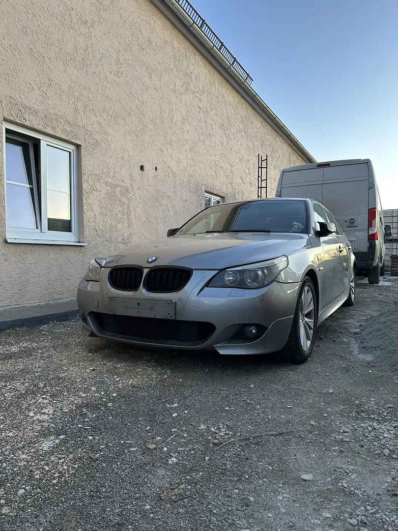 BMW 530 BMW E60 530 M-Paket - 1