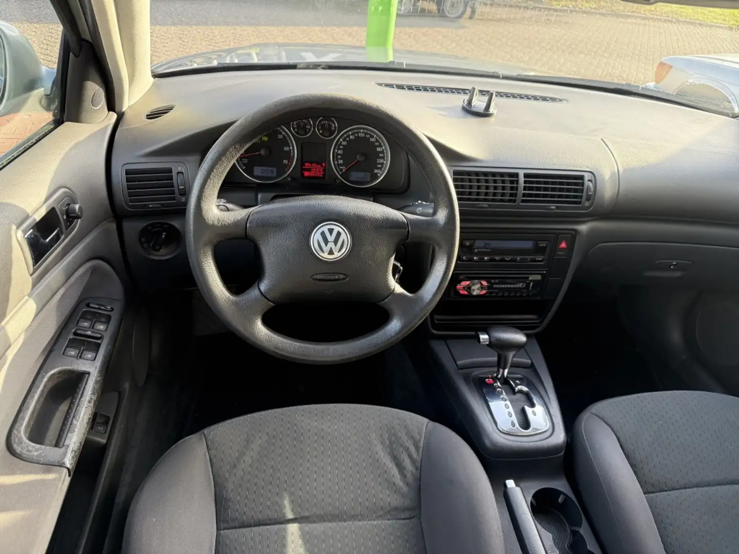 Volkswagen Passat Variant 1.8 Turbo Sportline airco automaat nette auto Gris - 2