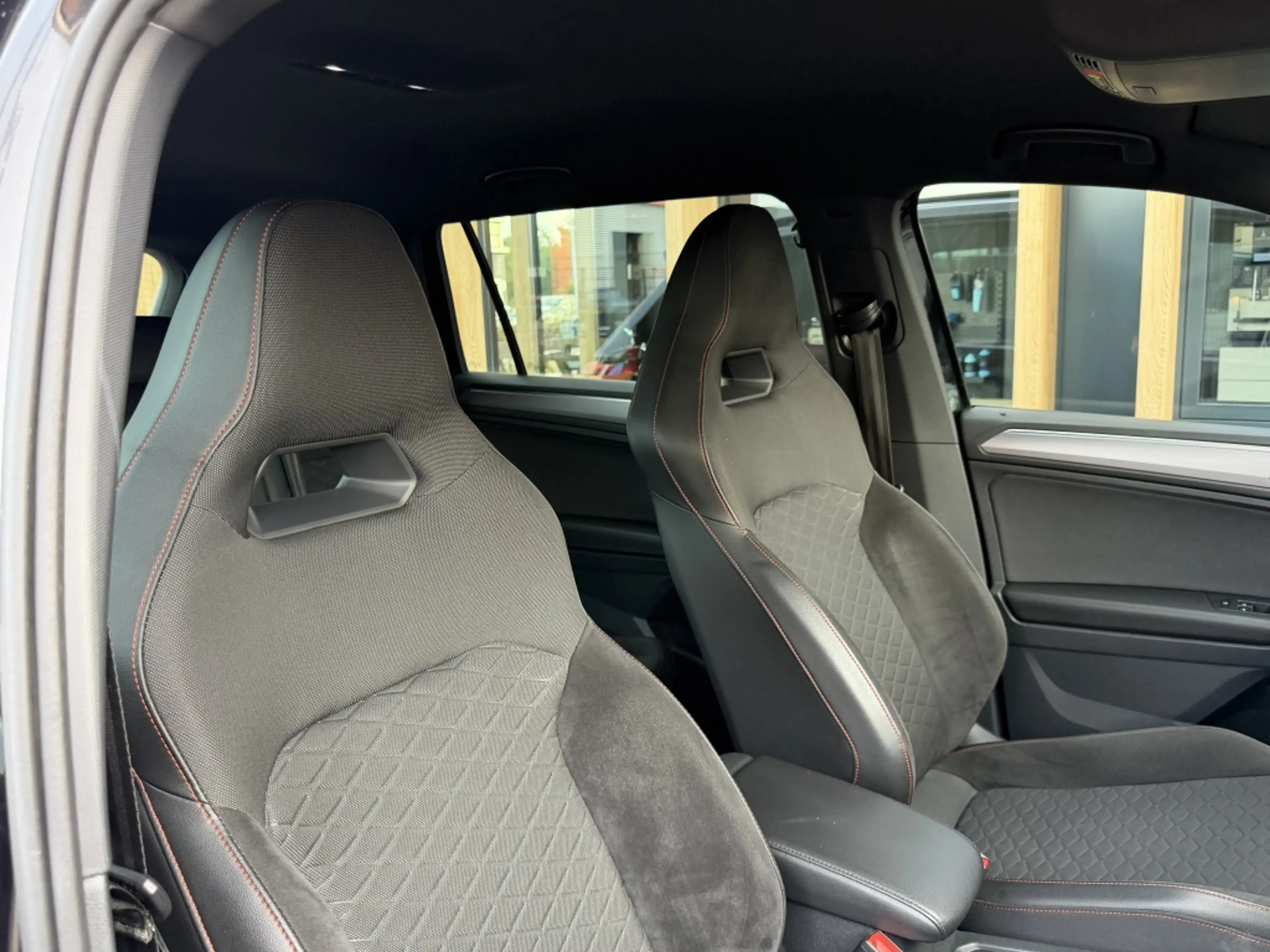 SEAT Tarraco 1.4 TSI e-Hybrid PHEV FR Business Intense | SOH 96 — photo 25