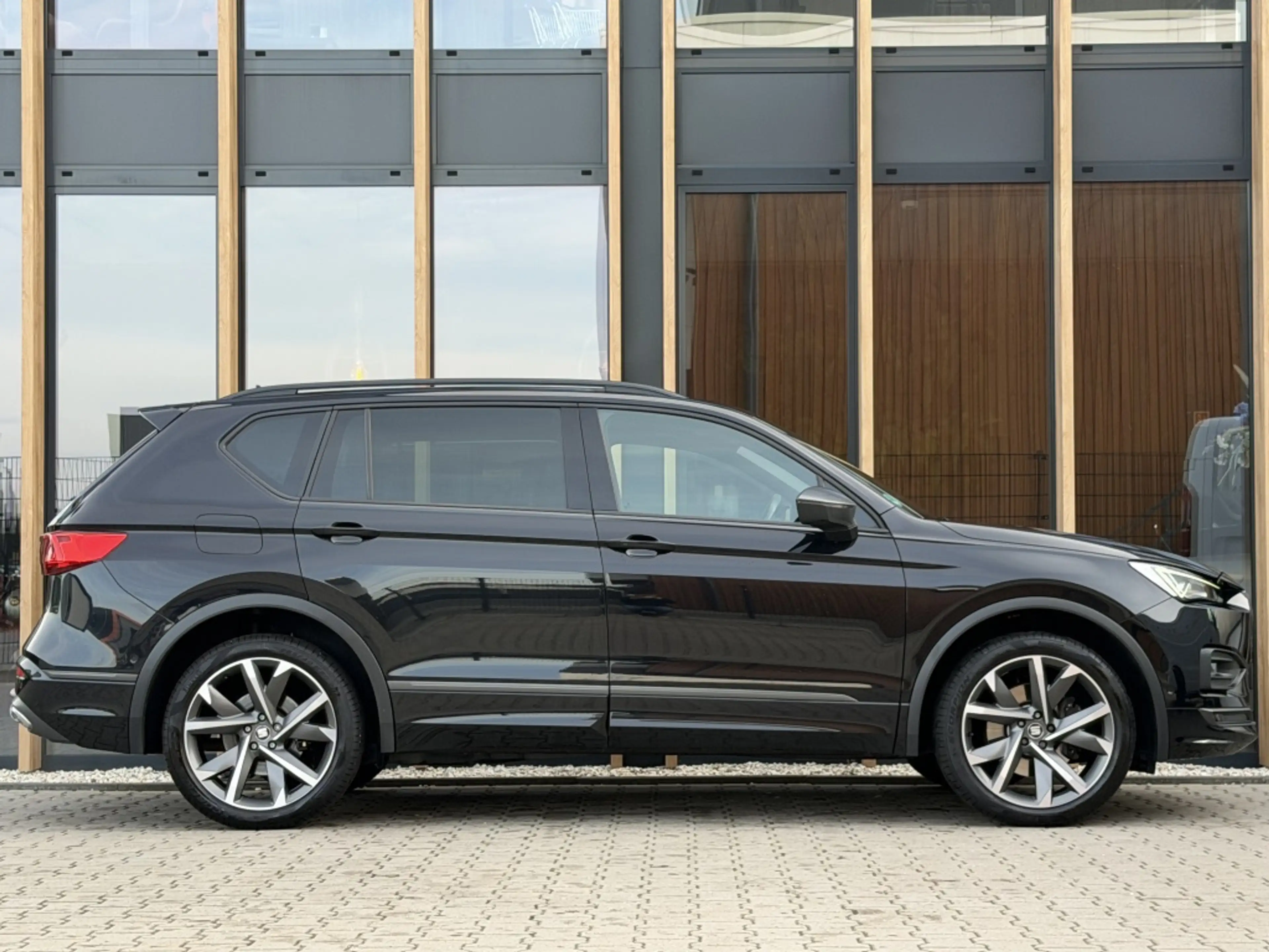 SEAT Tarraco 1.4 TSI e-Hybrid PHEV FR Business Intense | SOH 96 — photo 12